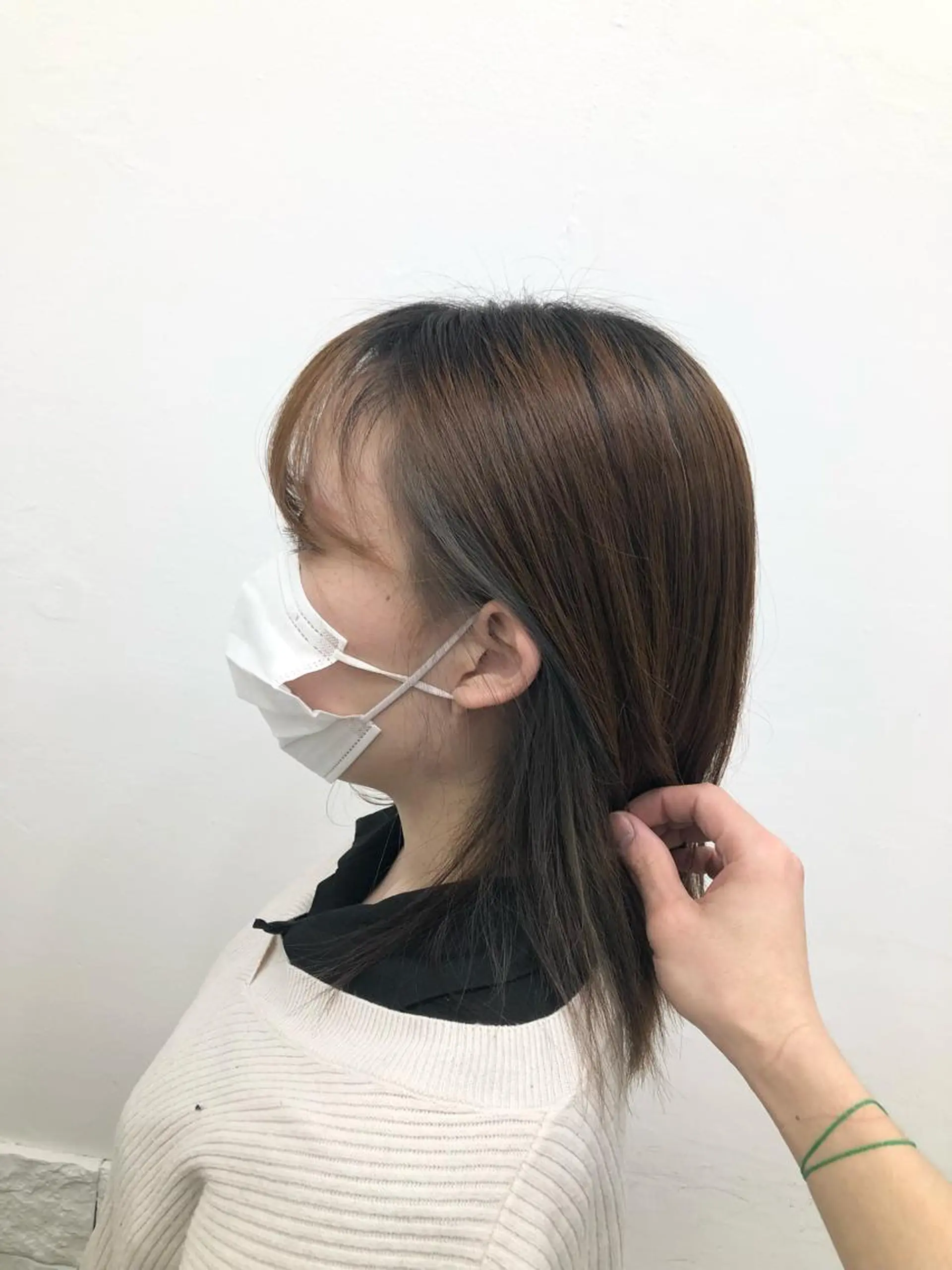 セミロング カラー ブリーチ ケアブリーチ イヤリングカラー インナーカラー シルバー ヘアカラー 白髪ぼかしハイライト 白髪ぼかしカラー中澤のヘアスタイル
