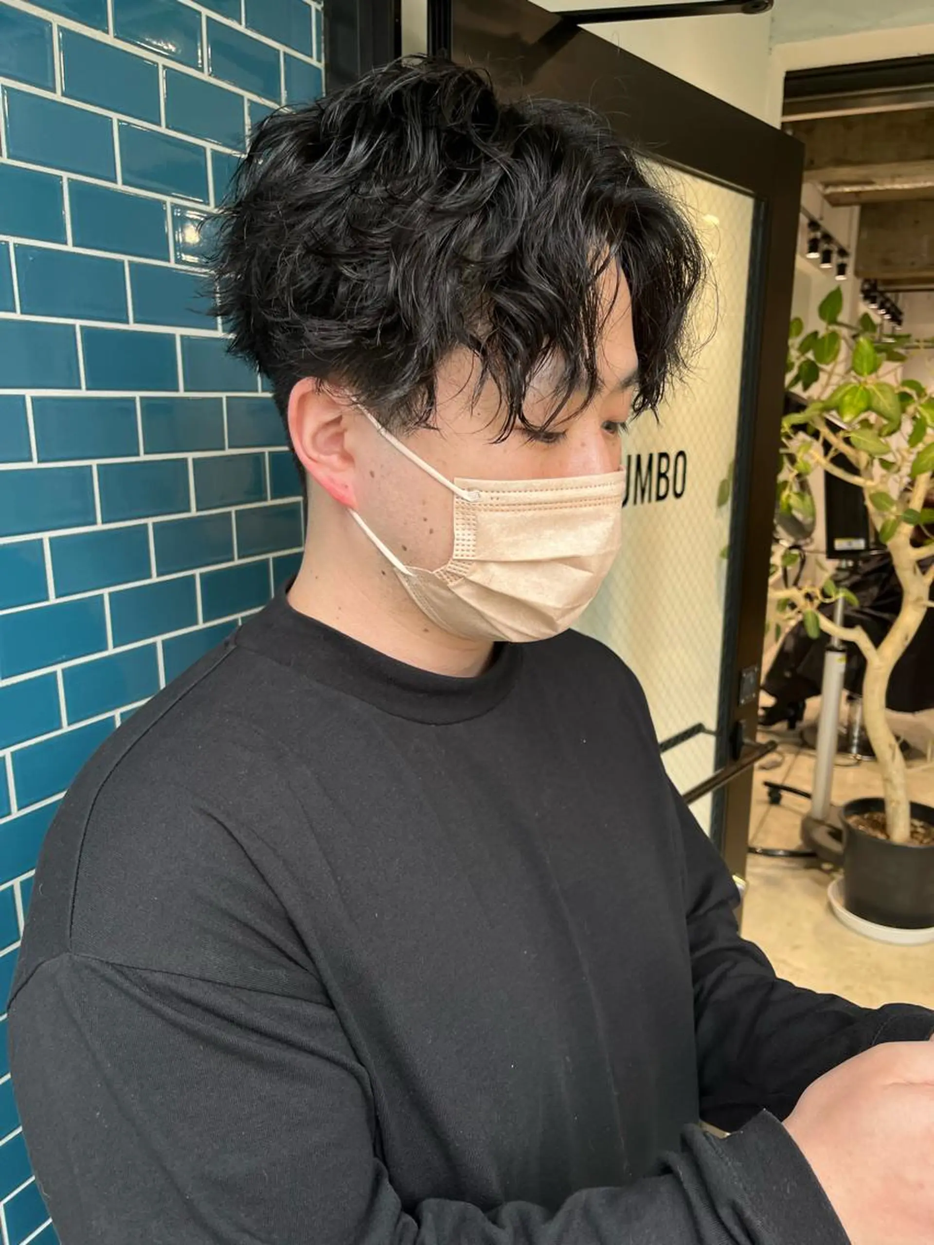 ショート パーマ ヘアアレンジ メンズ センターパート メンズパーマ スパイラルパーマ メンズパーマの達人 🌟川内絵人のヘアスタイル