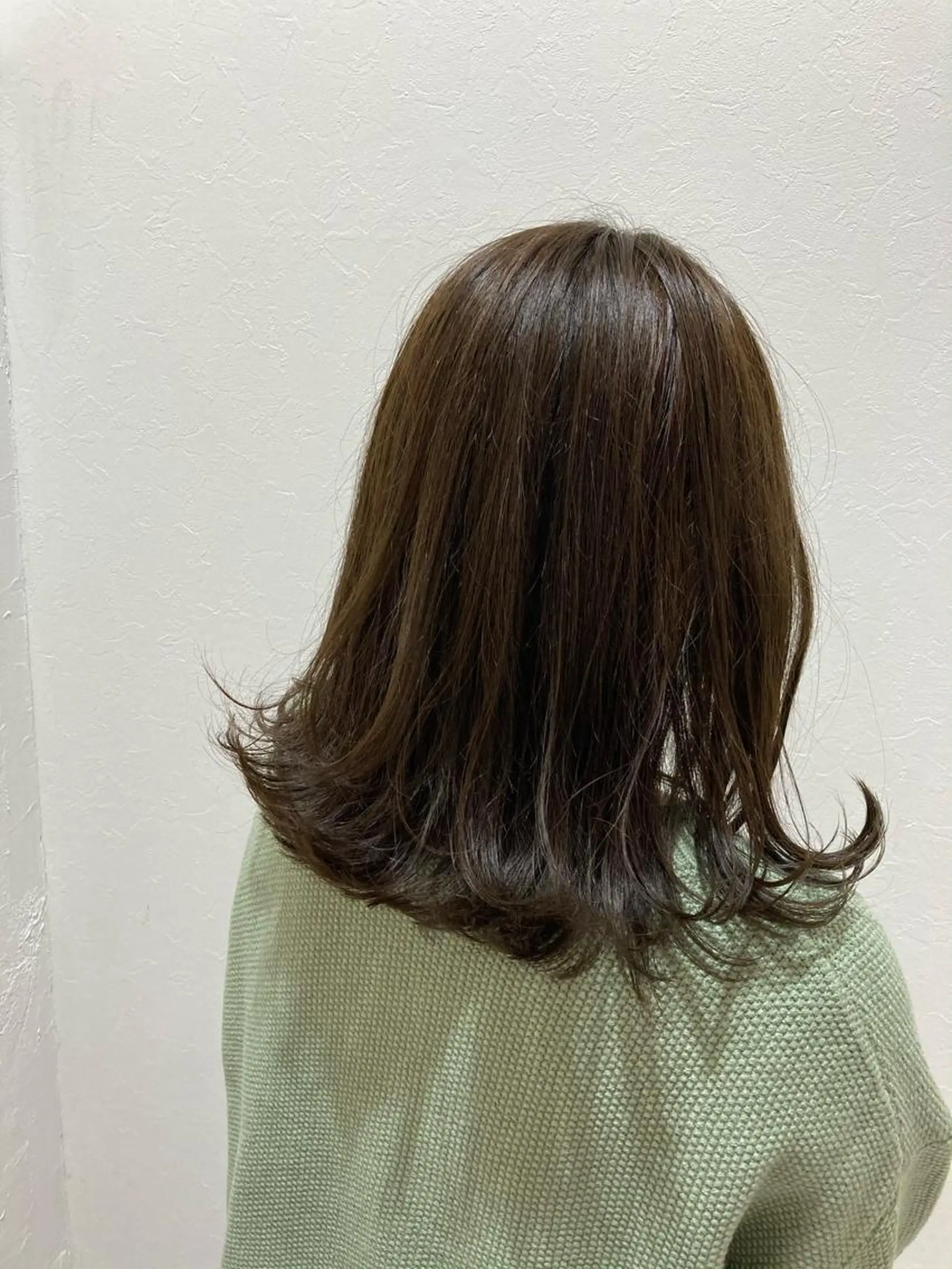 ミディアム カラー アッシュ 外ハネヘア カット トリートメント hair salon A 【エース】所属・🫧高鹿汰一髪質改善 /白髪ぼかし🫧のヘアスタイル