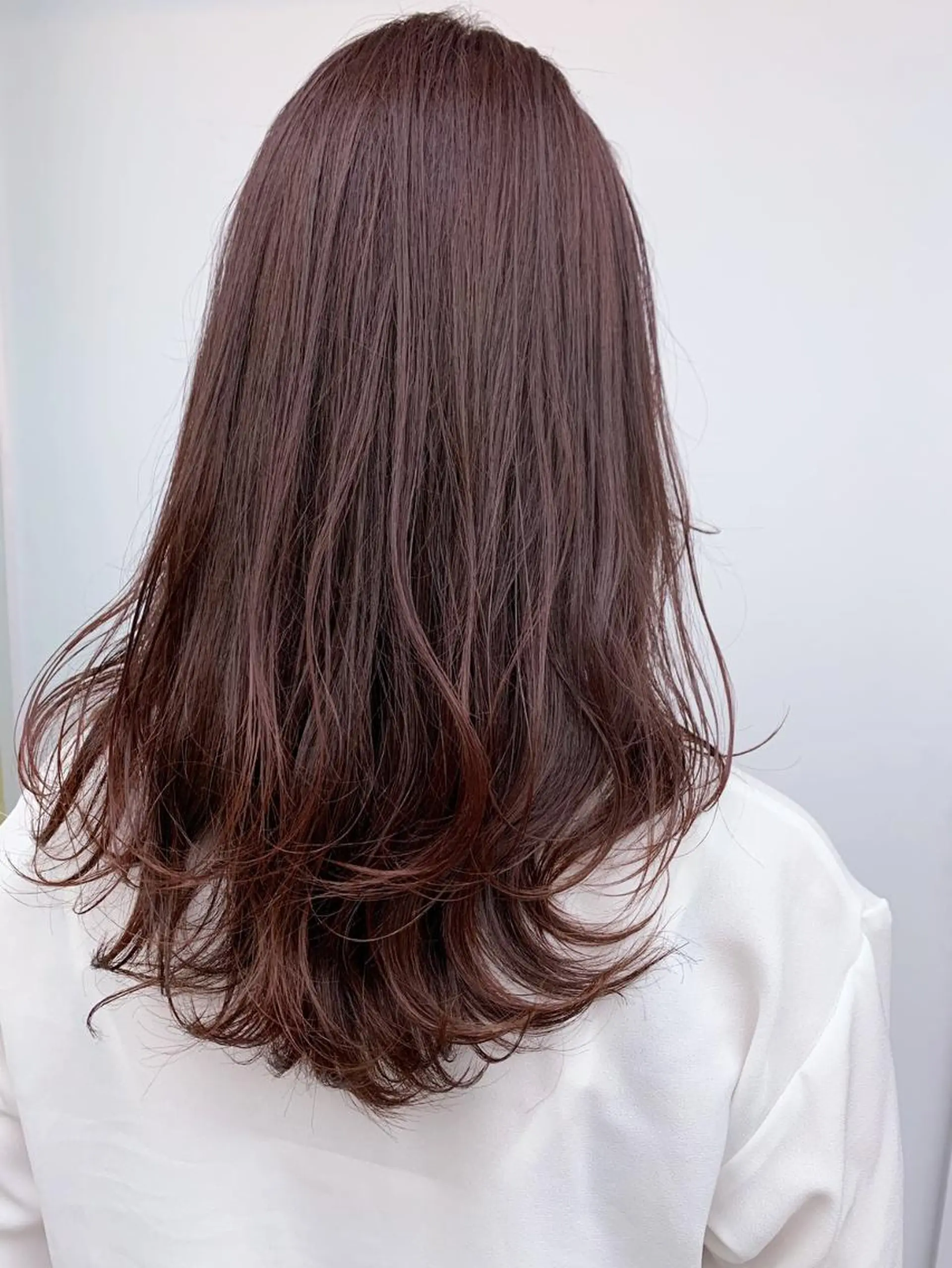 セミロング カラー ベージュカラー ダブルカラー フォギーベージュ イルミナカラー デート N° +aero 横浜のヘアスタイル