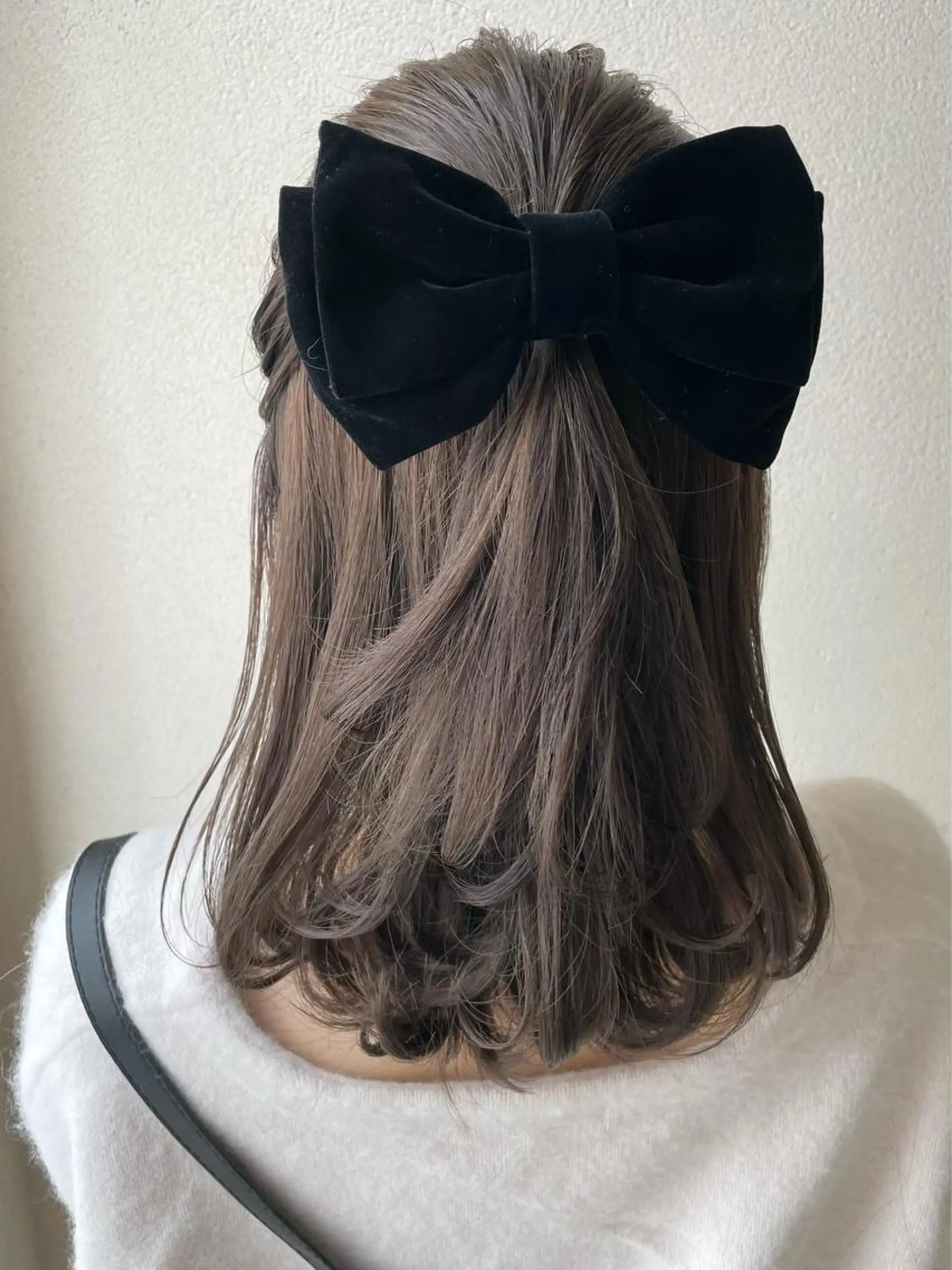 ミディアム ヘアアレンジ ハーフアップ ヘアセット 沢田 瞳のヘアスタイル