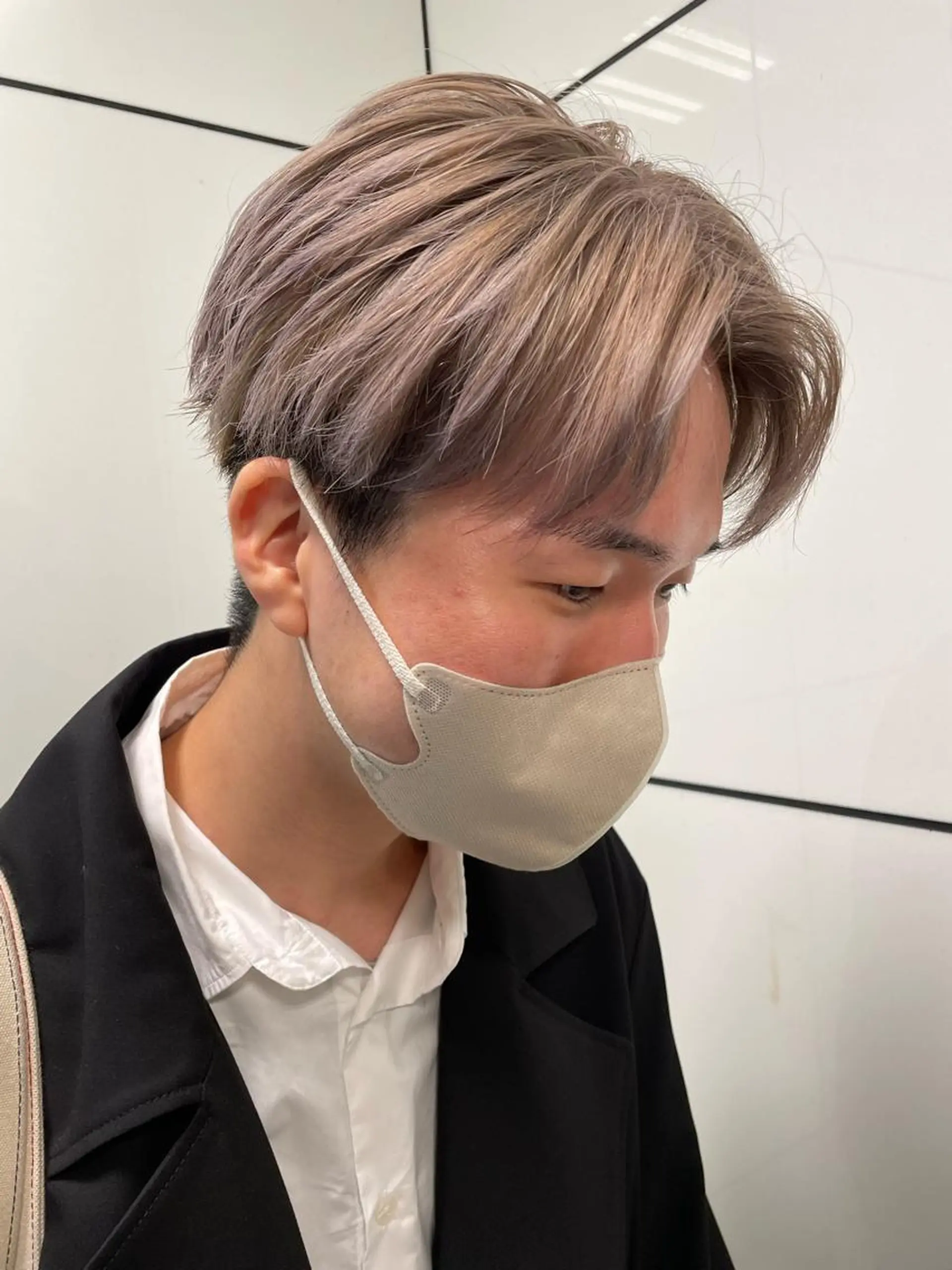 カラー メンズ メンズハイトーン 学生（メンズ向け） ハイトーンカラー 学生 ヘアカラー メンズ/艶髪/カラー サクラ🌸のヘアスタイル