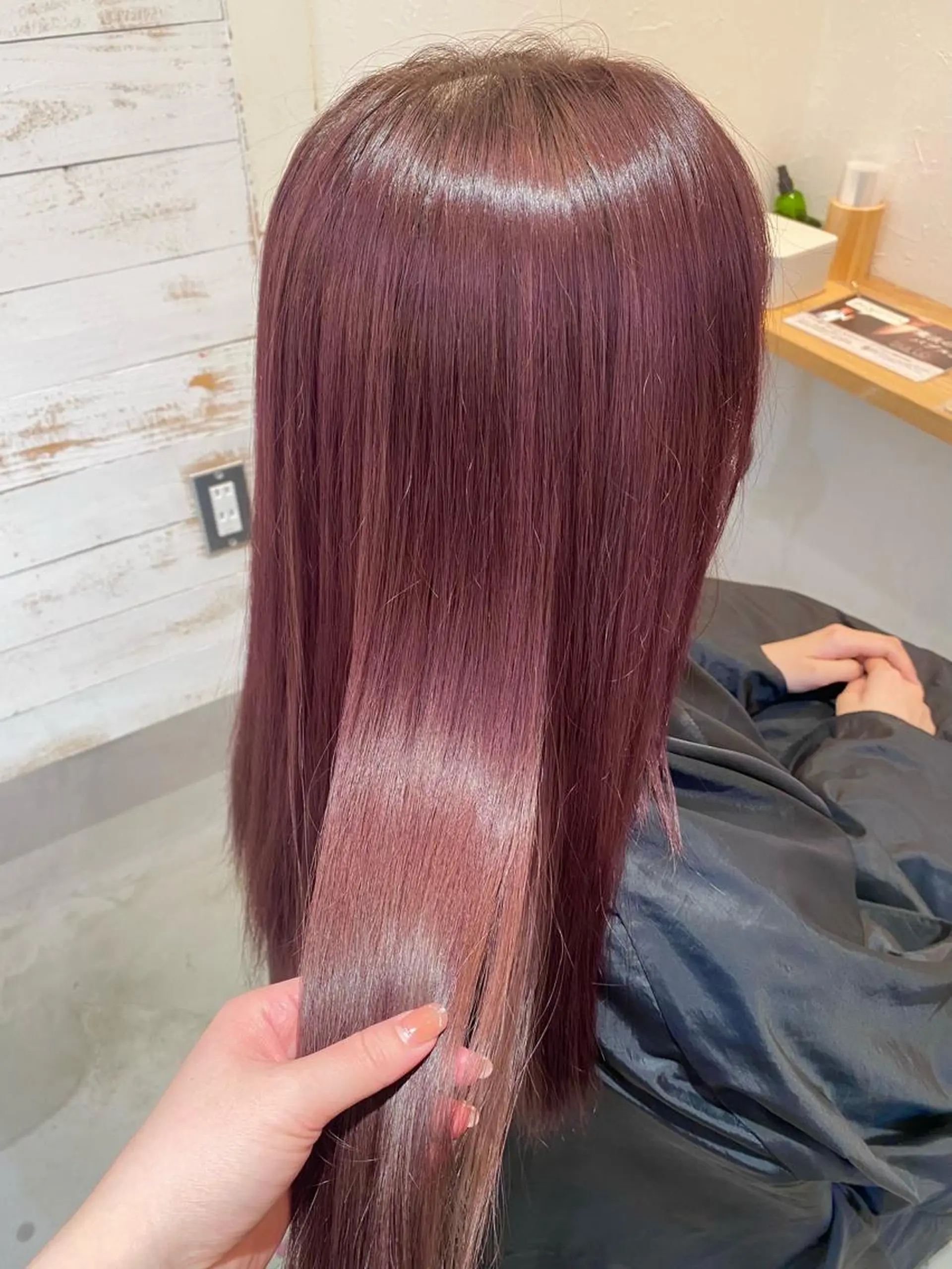 ロング カラー ラベンダーカラー ピンクカラー ピンクラベンダー ブリーチなしカラー レイヤーカットのヘアスタイル