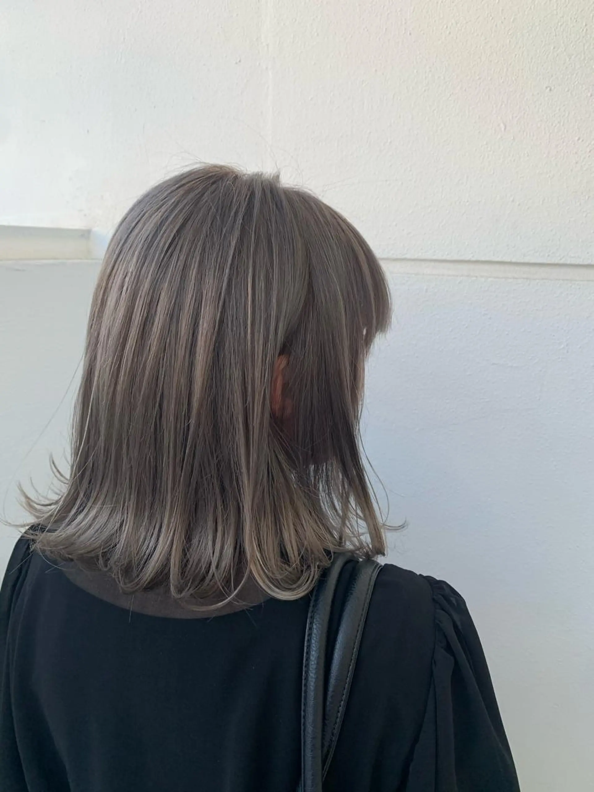 ミディアム カラー シルバー カット ヘアカラー トリートメント ✨髪のソムリエ✨ 岩川和生（店長）🦄のヘアスタイル
