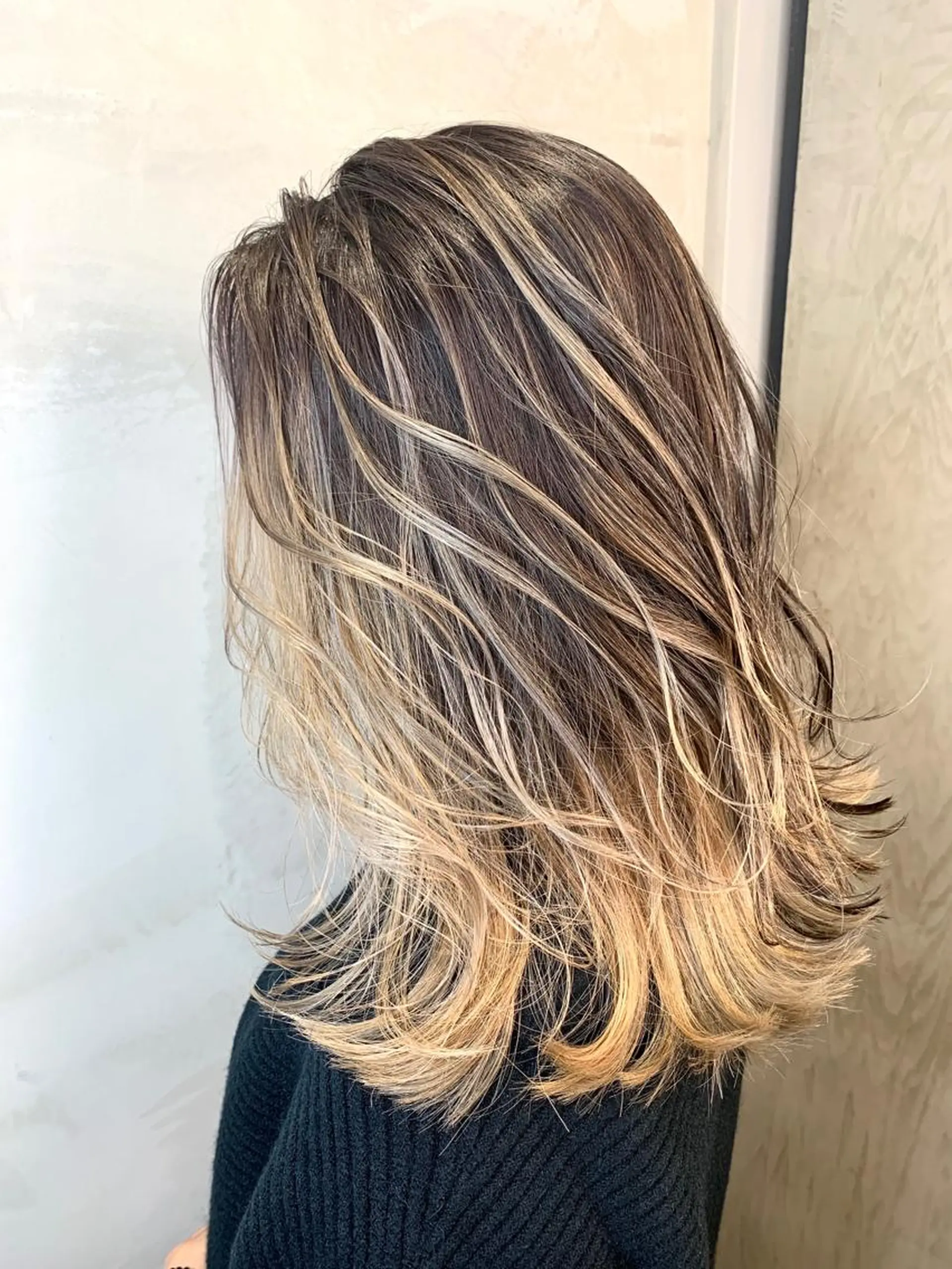 セミロング レイヤーカット 佐藤/本物志向の 髪質改善サロンのヘアスタイル