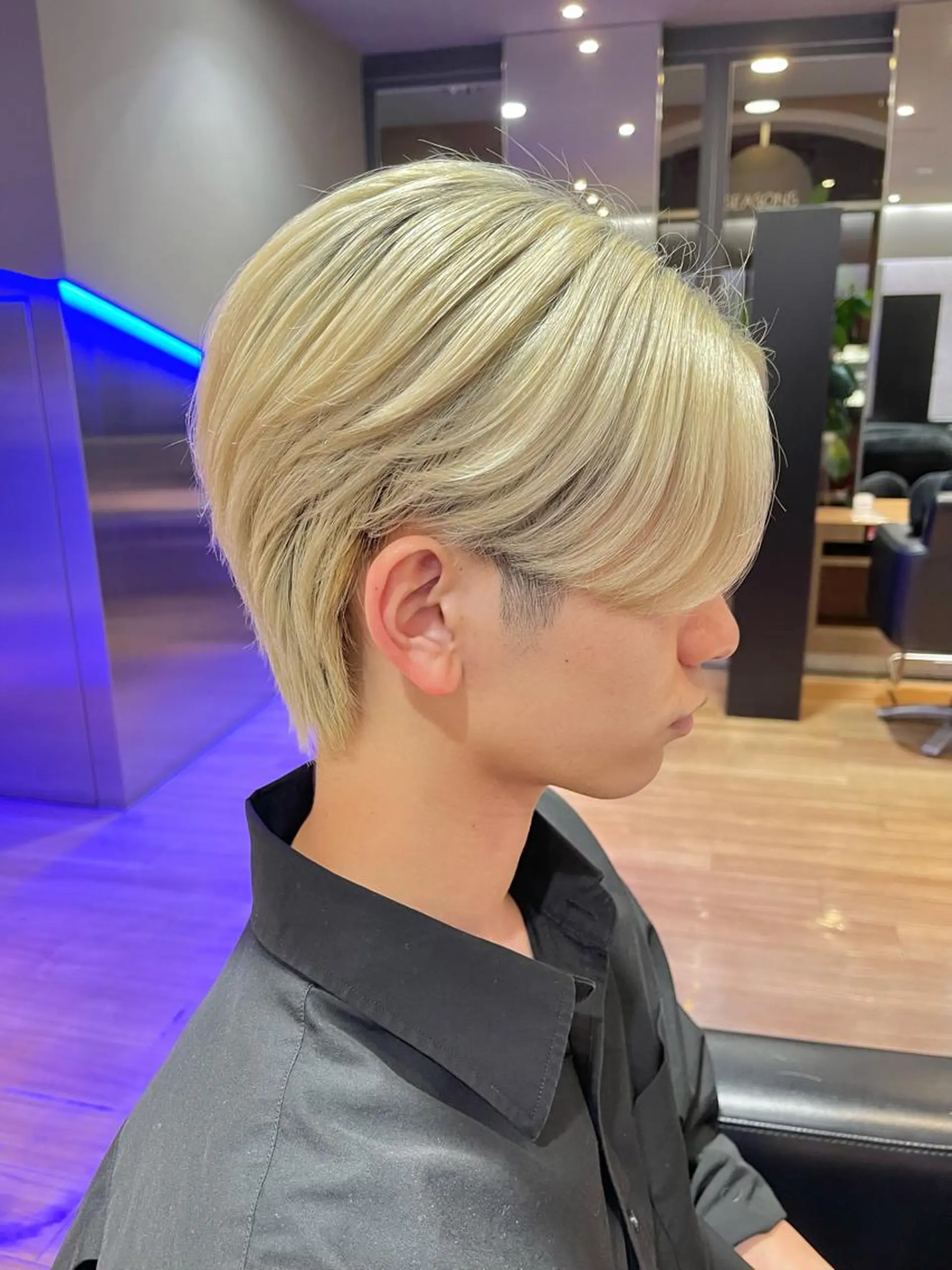 ショート メンズ センターパート メンズハイトーン メンズ韓国風 韓国風ヘア カット パーマ トリートメント ヘアセット 社内1メンズ担当✨ 毛流れパーマ鈴木瑛也のヘアスタイル