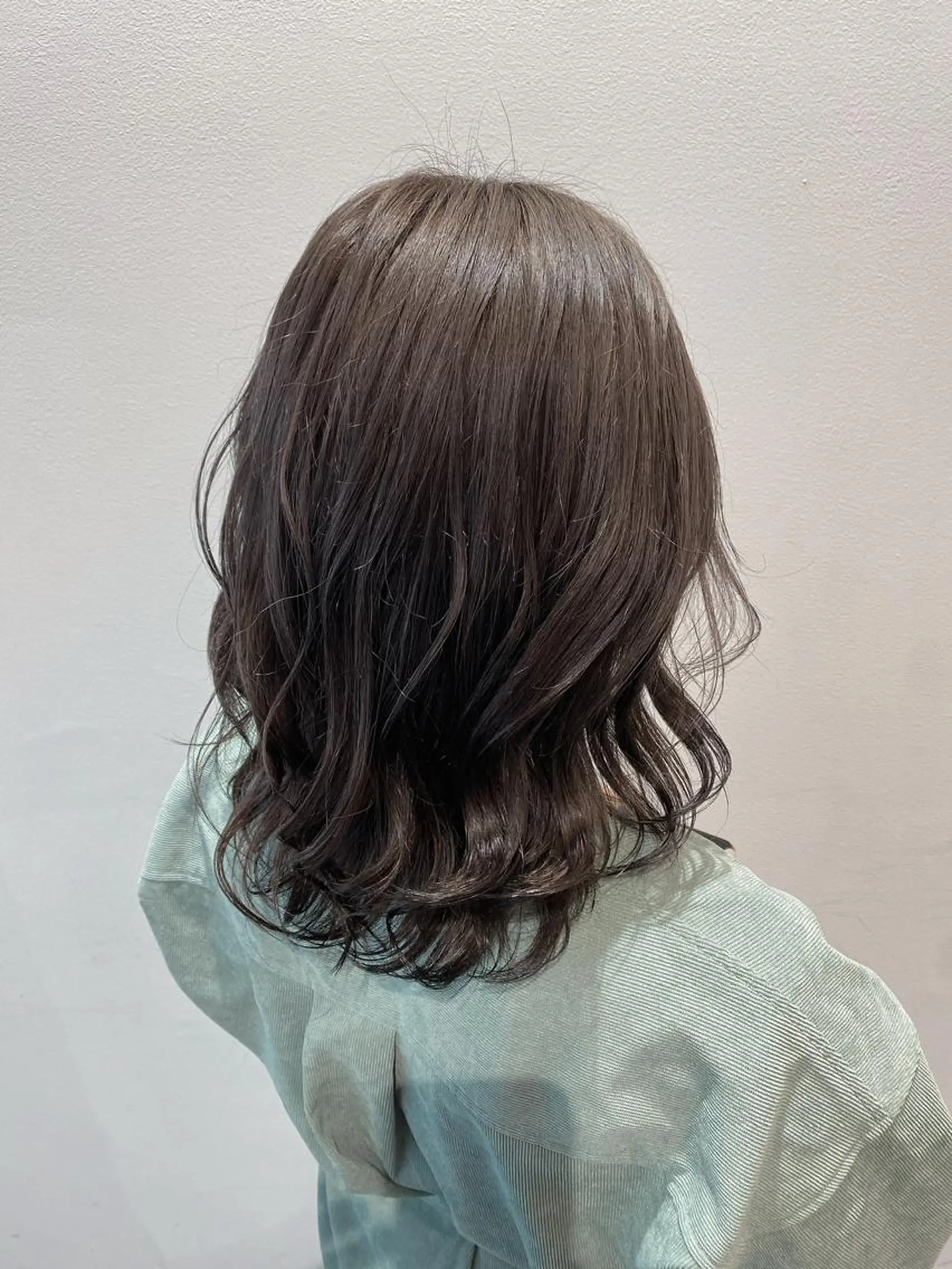 セミロング カラー イルミナカラー トリートメント 大森 壱成のヘアスタイル