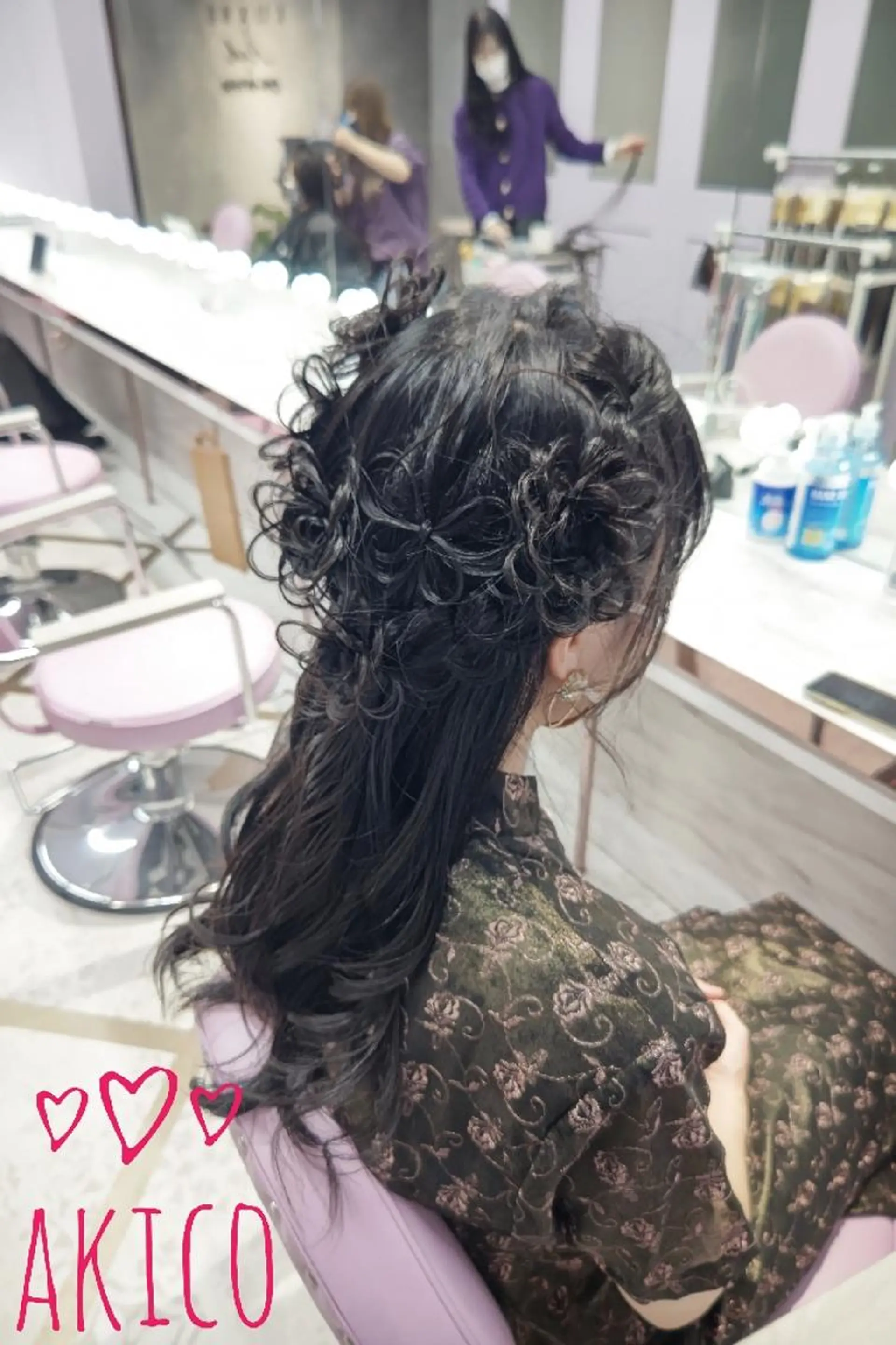 ロング LUXBE GALLERY なんば駅前店所属・ラックスビーギャラリ ー AKICOのヘアスタイル