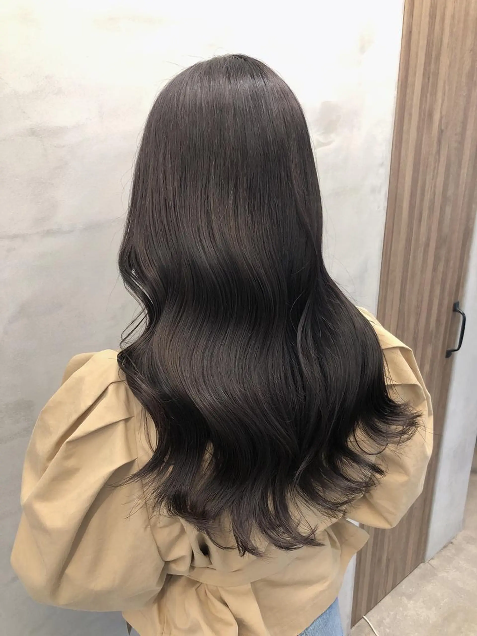 ロング カラー ヘアアレンジ アッシュ アッシュグレー アッシュグレージュ ベージュカラー ブリーチ 【美髪特化 髪質改善サイトウ】のその他イメージ