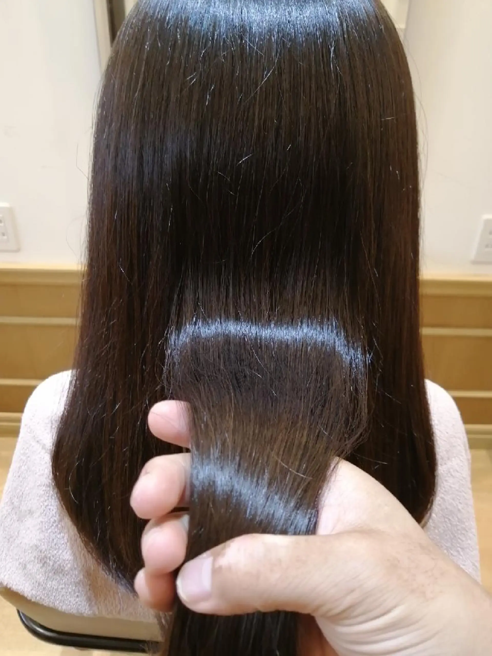 ミディアム Avalon所属・Hiroshi ヒロシのヘアスタイル