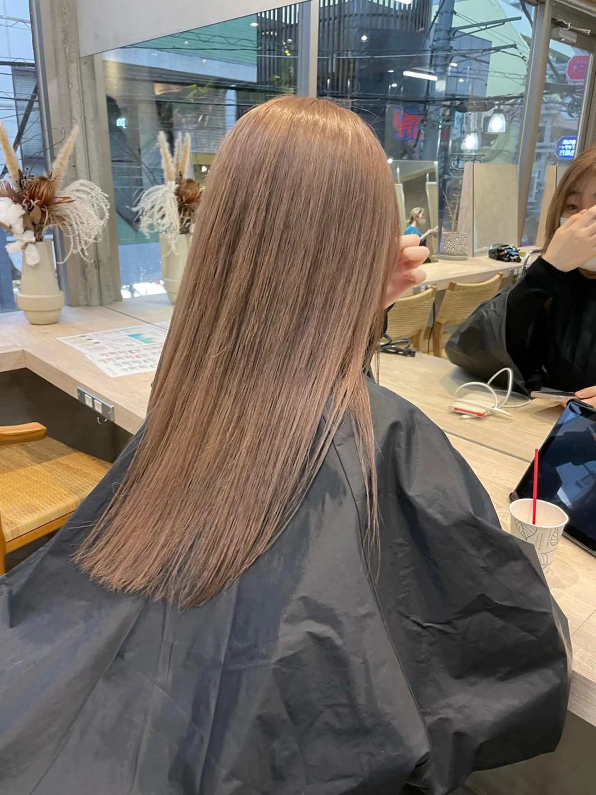 カラー ⭐ハイトーンブリーチ ミルクティーピンクのヘアスタイル