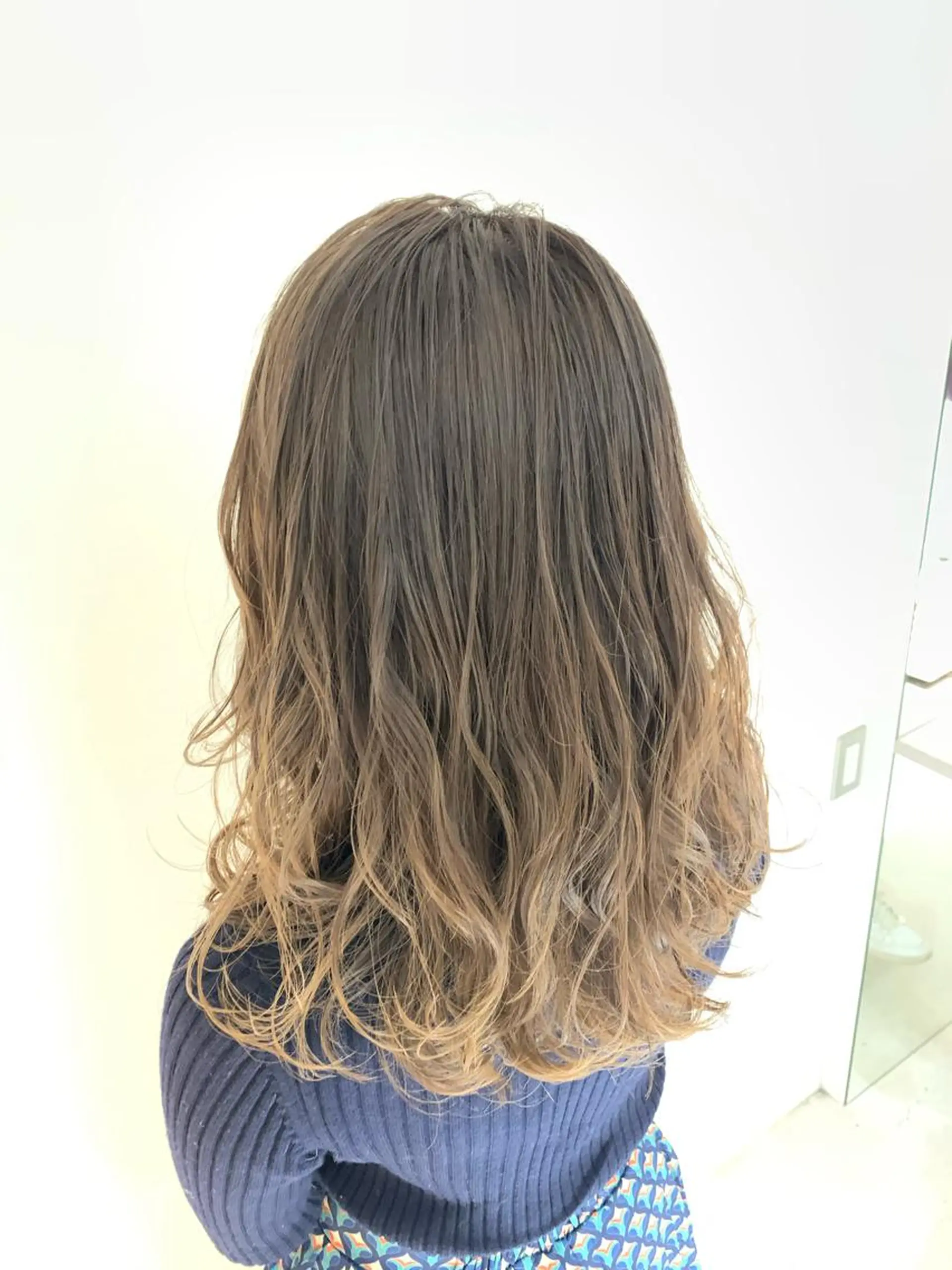 セミロング カラー パーマ アディクシーカラー グレージュ ヘアカラー トリートメント ✨髪のソムリエ✨ 岩川和生（店長）🦄のヘアスタイル