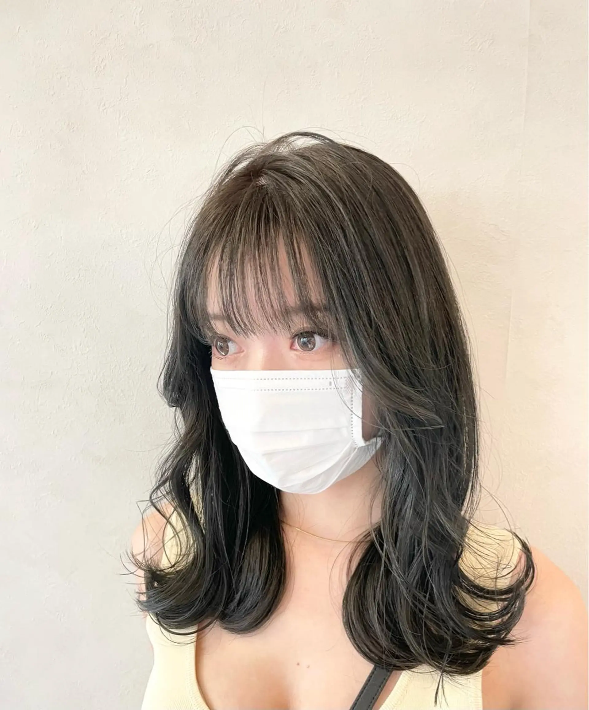 ミディアム カラー グレージュ オリーブグレージュ オリーブグレー レイヤー/艶カラー 🫧守利のヘアスタイル