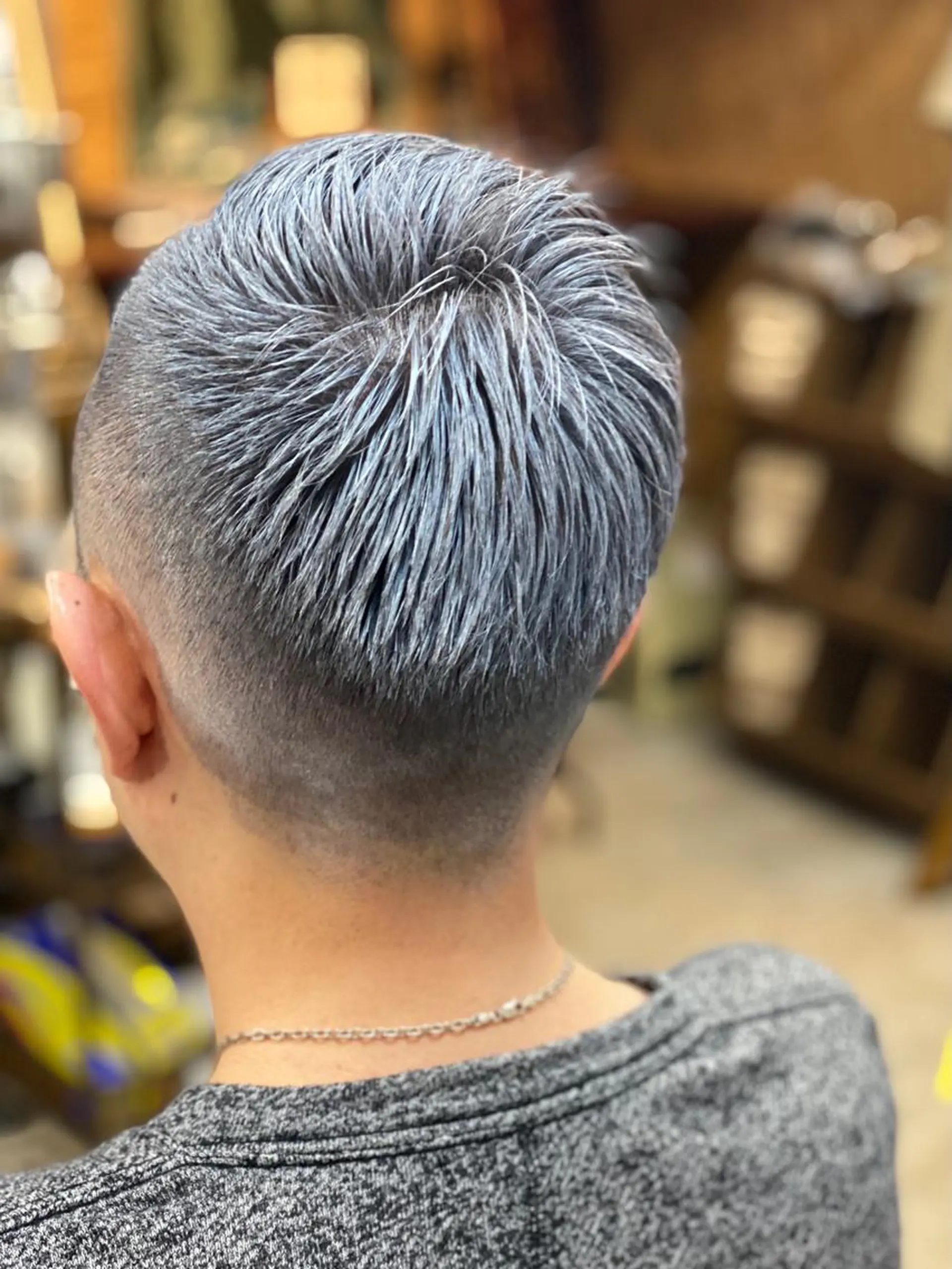 ショート パーマ メンズ フェードカット メンズパーマ スキンフェード HIRO銀座丸の内所属・山崎 航太郎のヘアスタイル