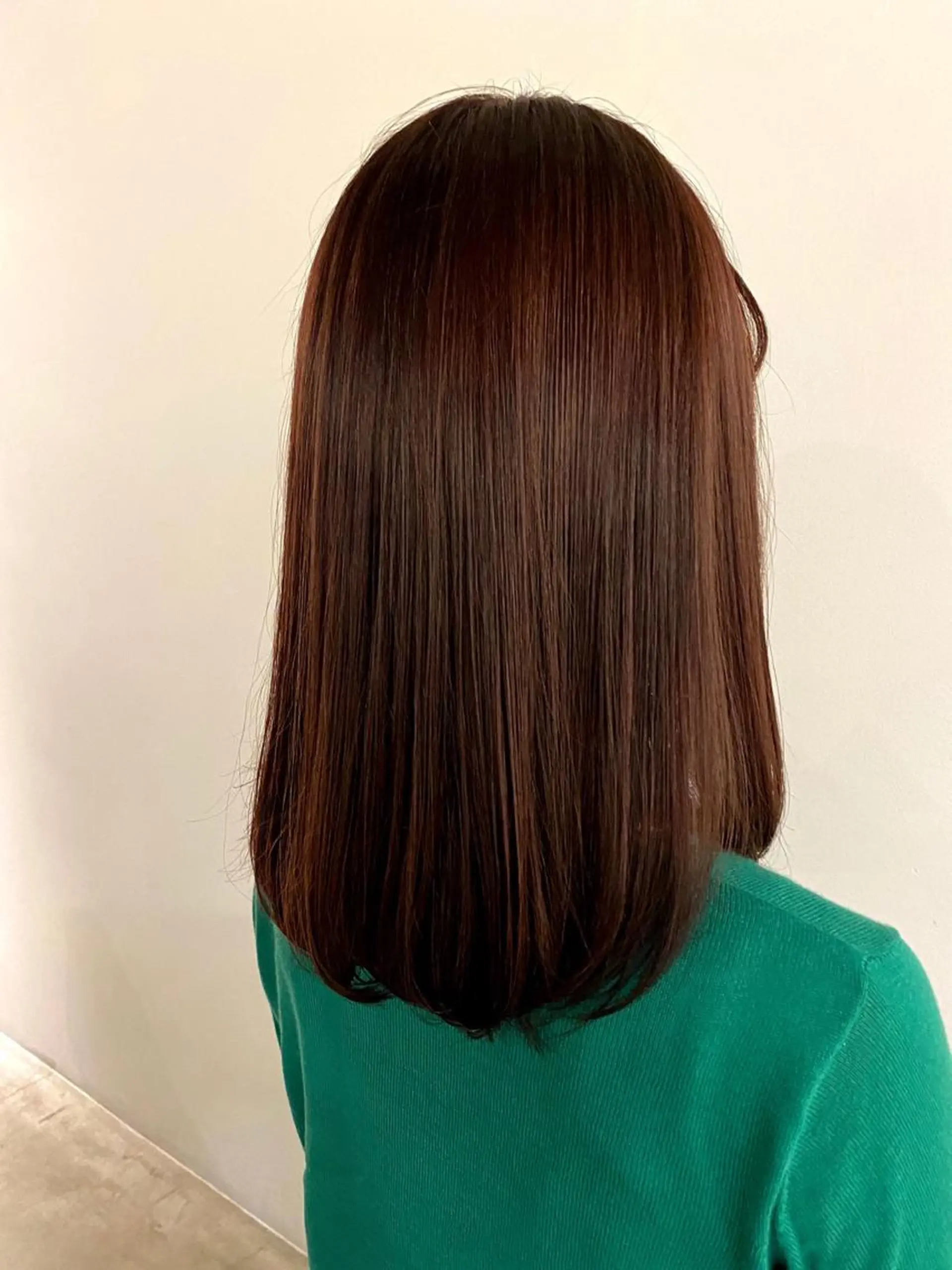 セミロング カラー トリートメント カット ヘアカラー トリートメント サイトウ アカネのヘアスタイル