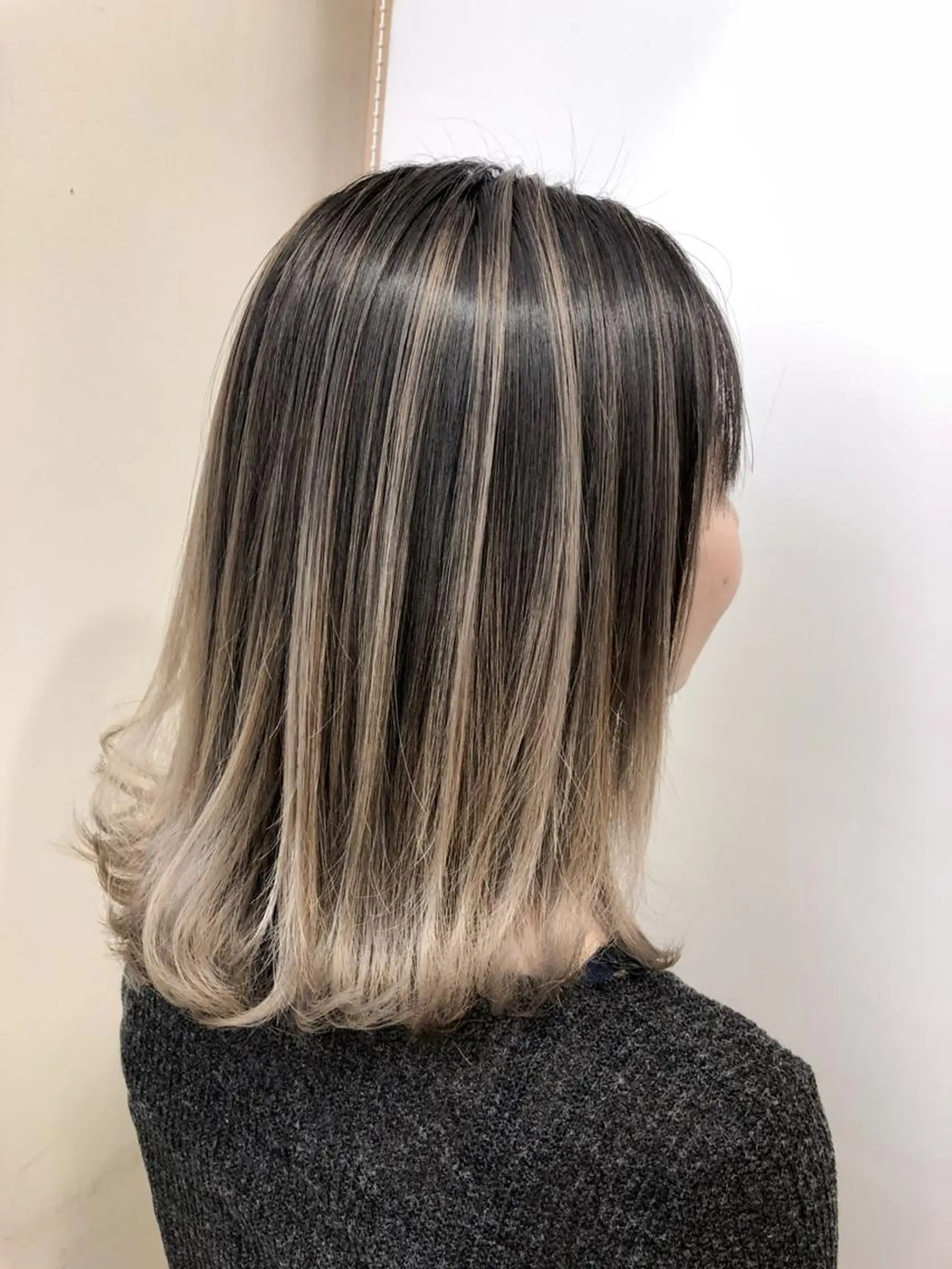 ミディアム カラー グラデーションカラー ハイライトカラー ハイライト WONK. ウォンク 心斎橋のヘアスタイル