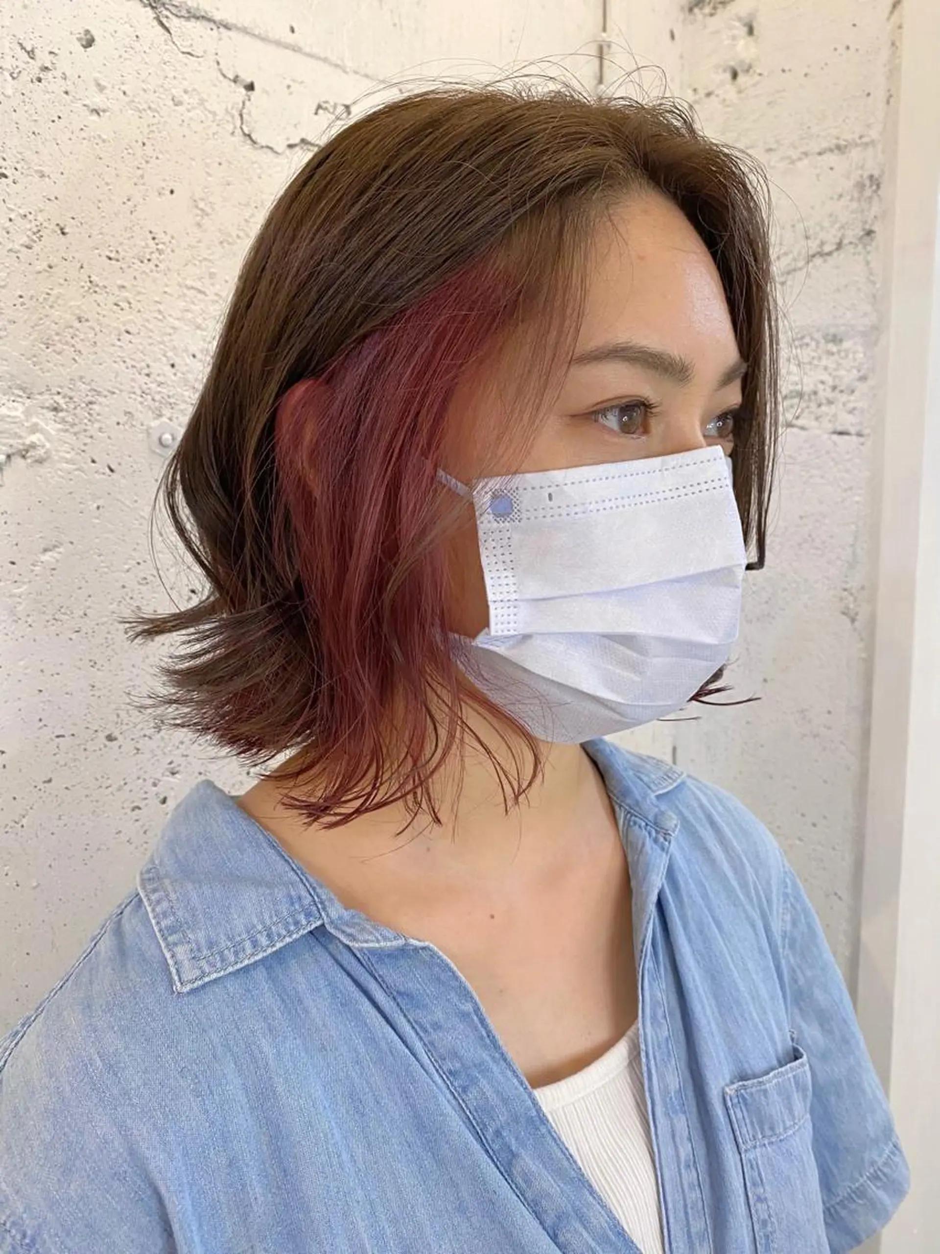 ミディアム カラー インナーカラー ピンクカラー 髪質改善 ブリーチなしカラー レイヤーカットのヘアスタイル