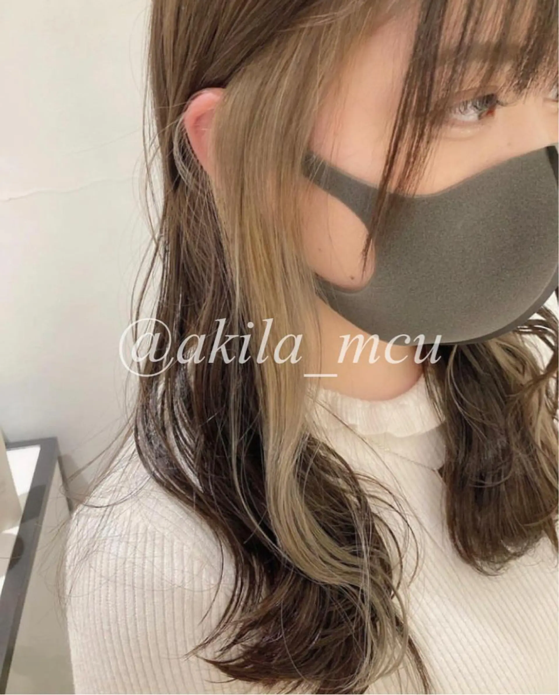 ロング カラー ヘアアレンジ ベージュカラー ブリーチ イヤリングカラー ホワイトベージュ エグチ アキラのヘアスタイル