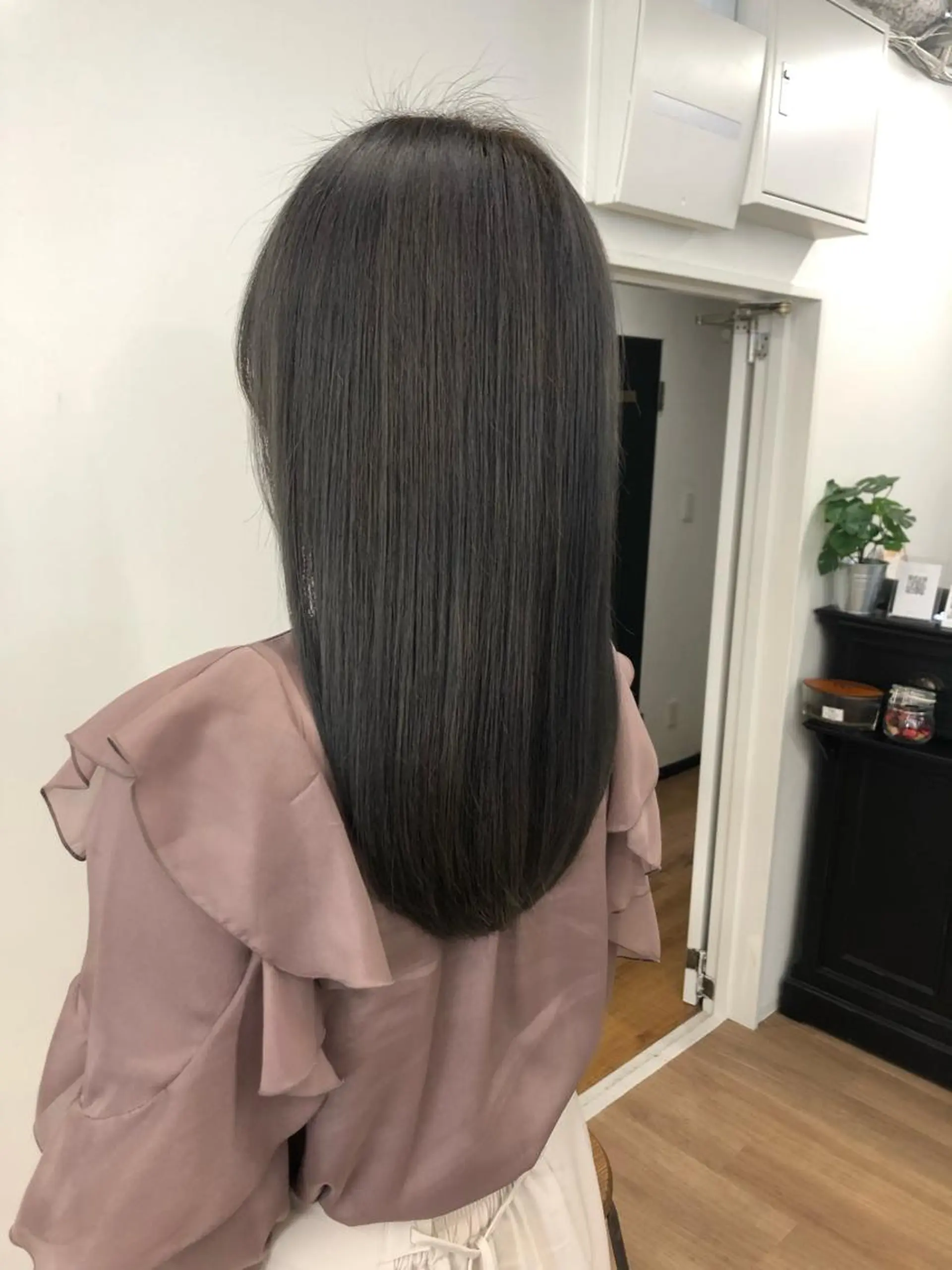 セミロング アッシュ ミルクティーブラウン ピンクブラウン ハイライト 髪質改善 ユウハウス BIJOU所属・ユウハウス/ ryousukeのヘアスタイル