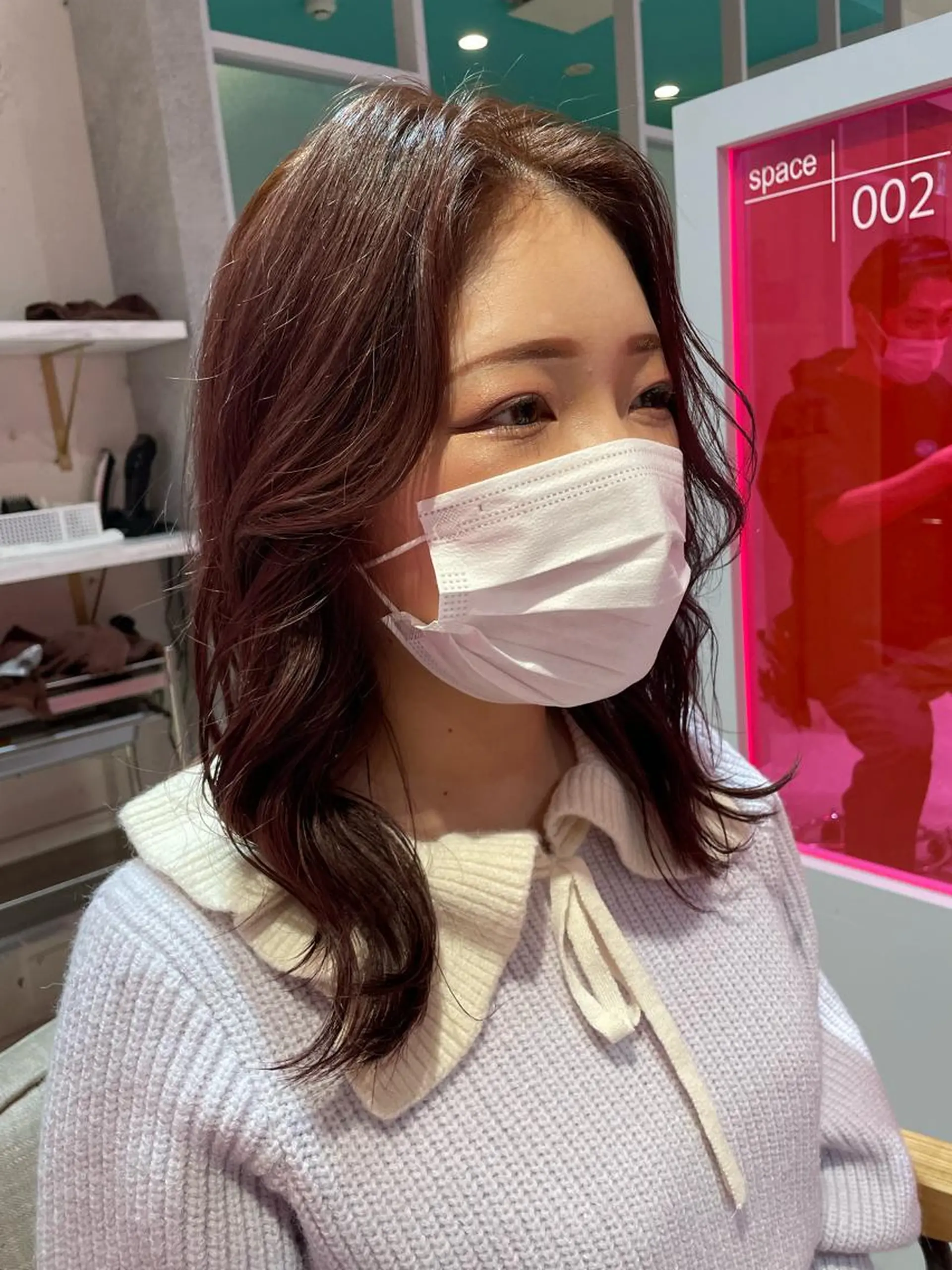 セミロング カラー ピンクカラー バイオレットカラー パーソナルカラー 藤本夢のヘアスタイル