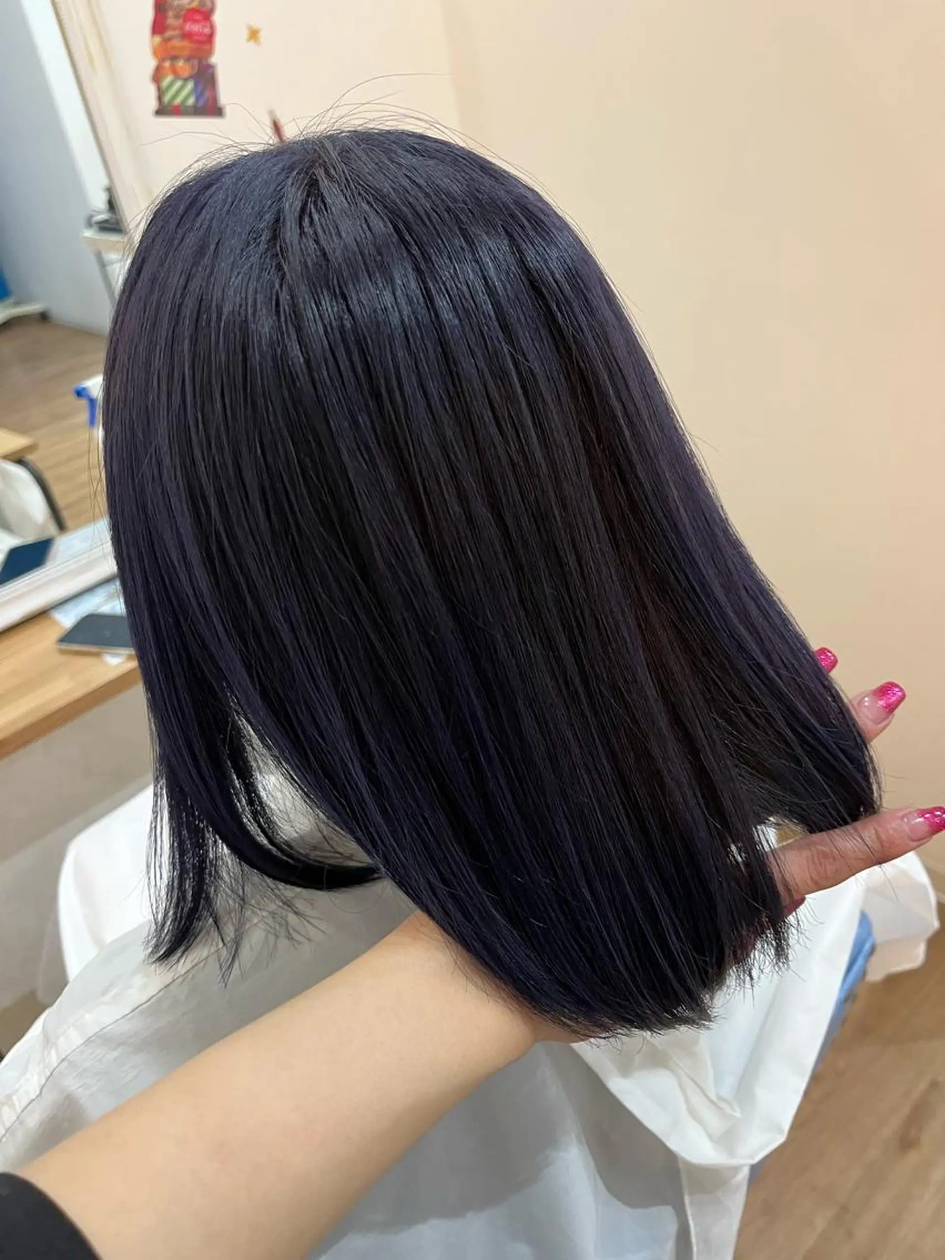 ミディアム パープルカラー ヘアカラー FENICE on the beach所属・タニ ヒナタのヘアスタイル