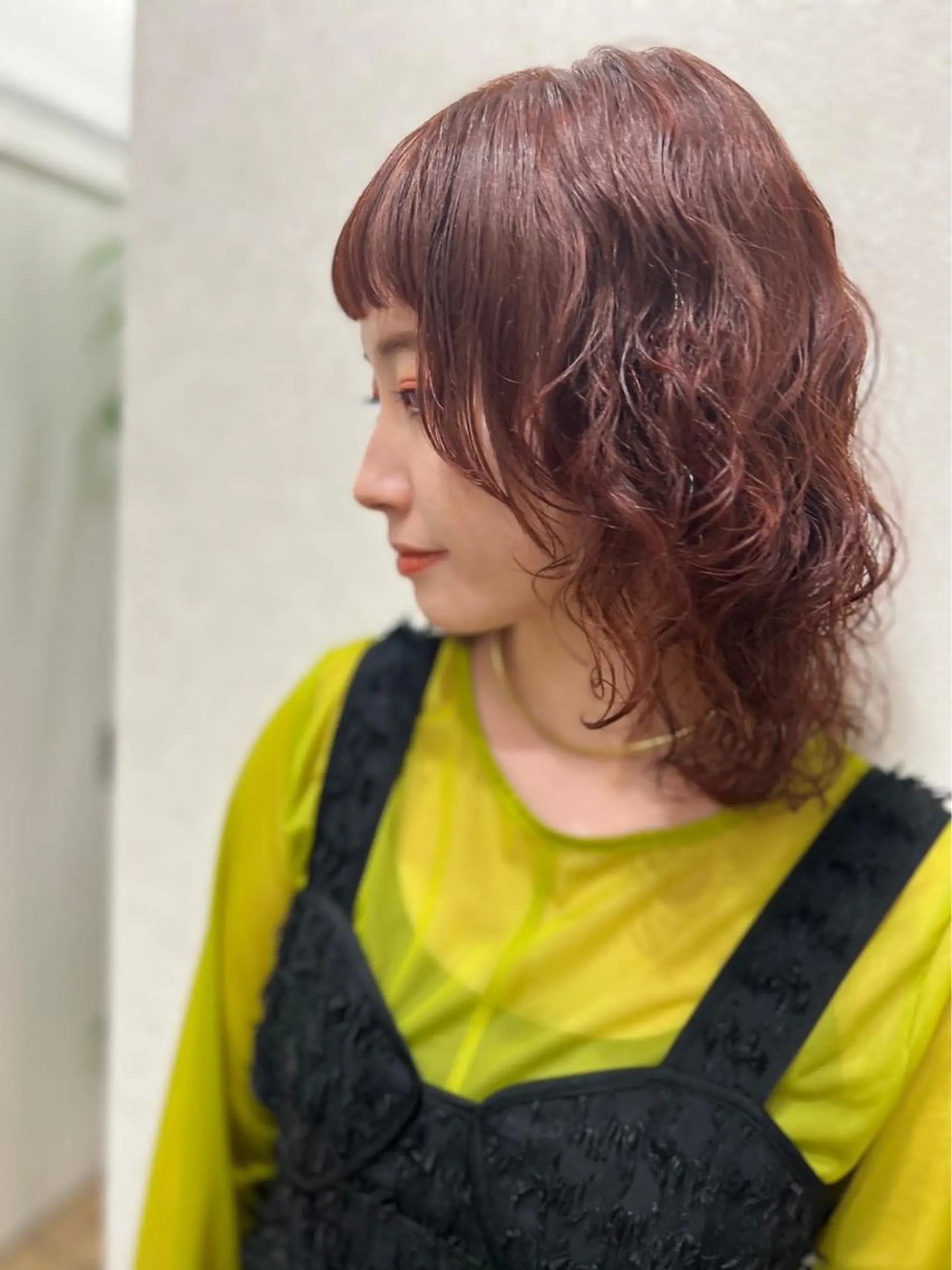 ミディアム カラー パーマ ミディアムパーマ ブラウンカラー ハイトーンカラー ウルフカット 🍇おぐら めぐみ🍇のヘアスタイル