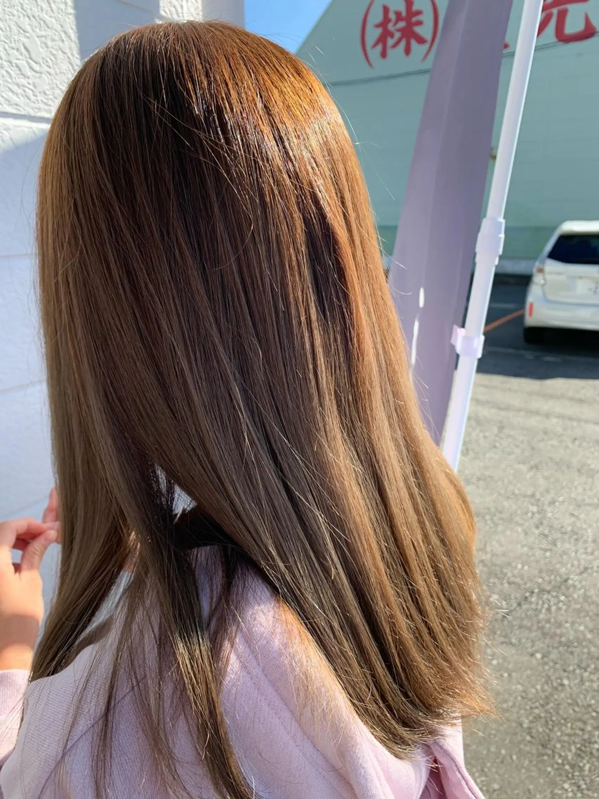 カラー アッシュ ブリーチ ブラウンカラー グラデーションカラー ミルクティーアッシュ Co-Works所属・杉山 拓矢のヘアスタイル