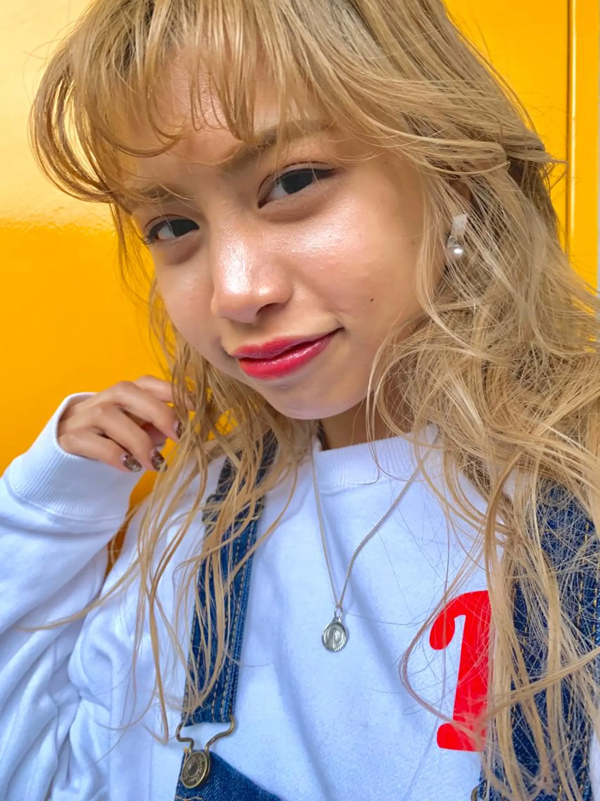 ロング カラー ハイトーンカラー にった みずきのヘアスタイル