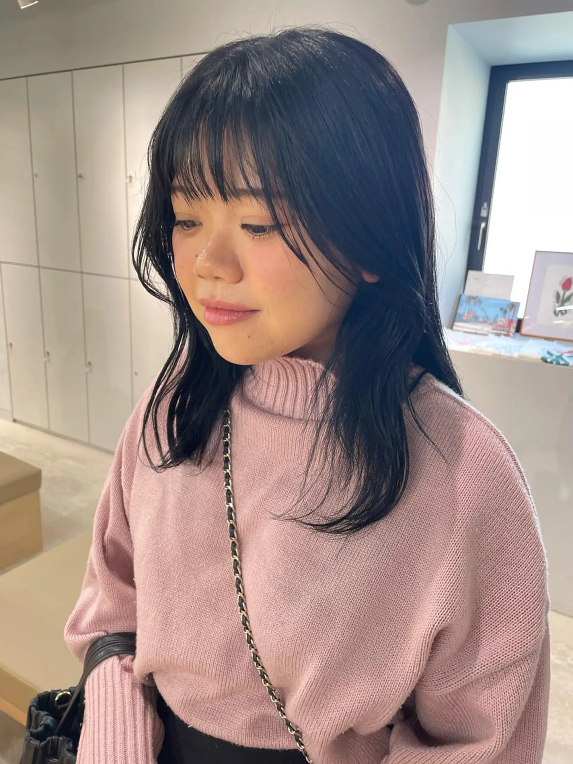 ロング カラー 黒髪 ブルーカラー ブルーブラック 透明感カラー ヨシンモリ MIU/ルーツカラー ボブ/顔周りレイヤーのヘアスタイル