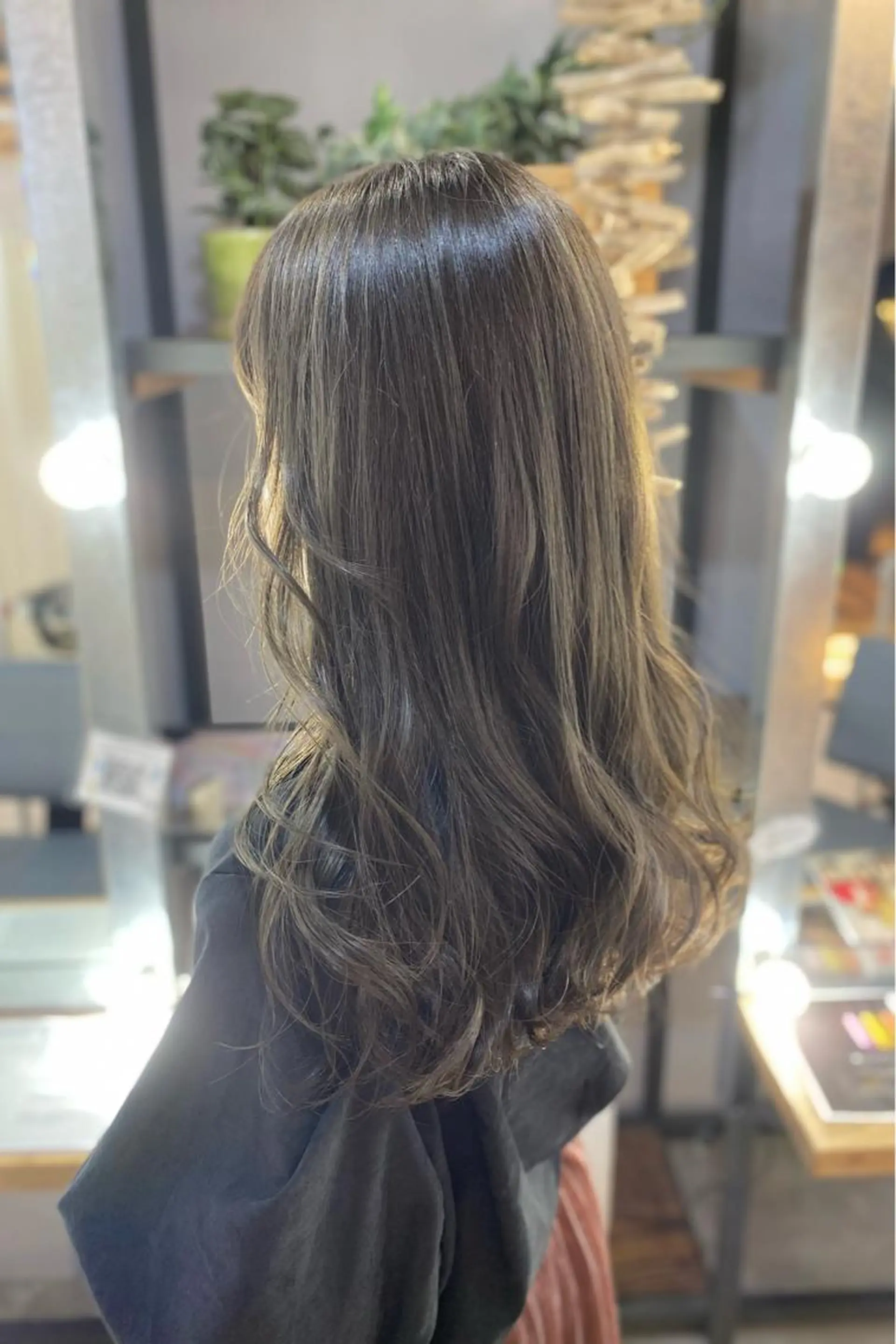 ロング カラー 菊地 紗矢のヘアスタイル