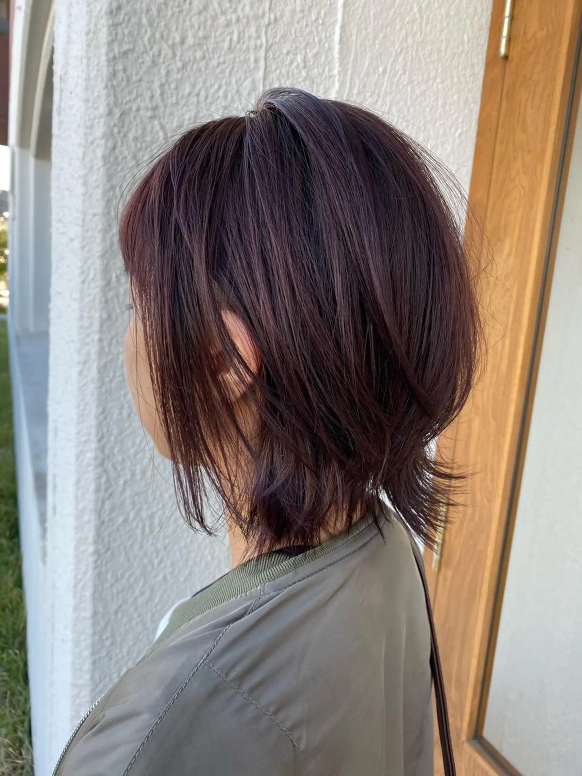 ミディアム カラー ブラウンカラー バイオレットカラー バイオレットブラウン 入江 志穂のヘアスタイル