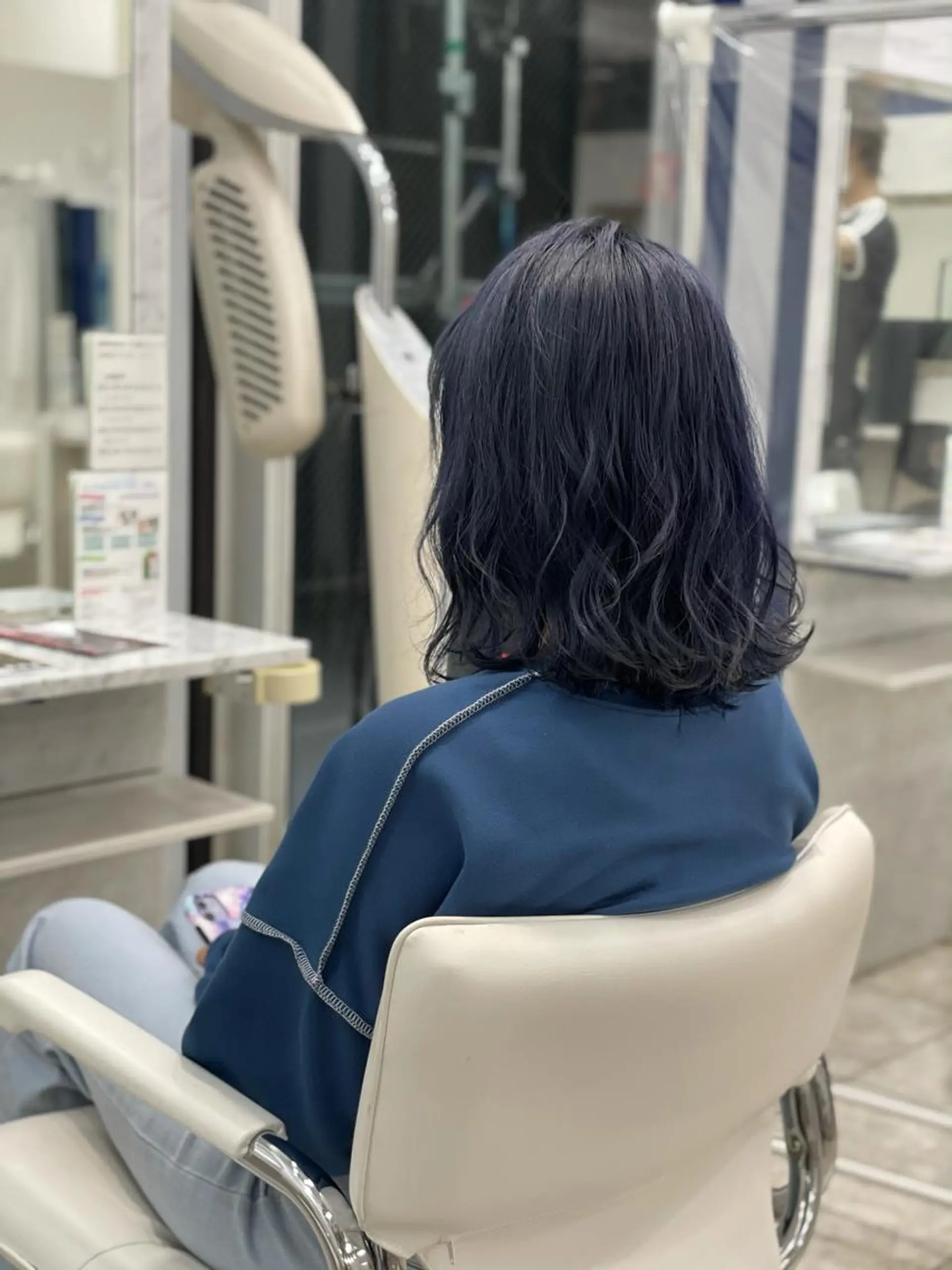 ミディアム カラー 黒髪 ブルーカラー ブルーブラック 相武台ショート特化 💐川崎希💐のヘアスタイル