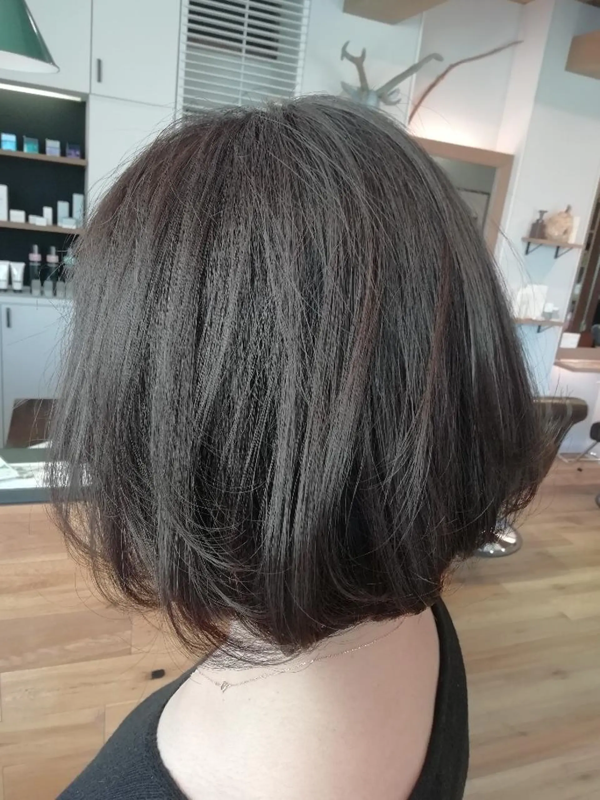 カラー アッシュ アッシュグレー ピンクカラー 堀 望美のヘアスタイル