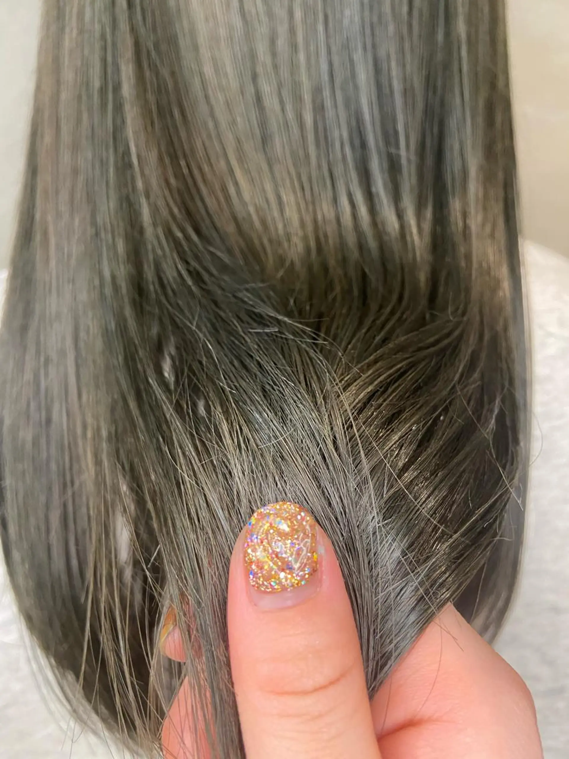 ロング カラー 酸性縮毛矯正 Coreすずの眉毛・アイブロウイメージ