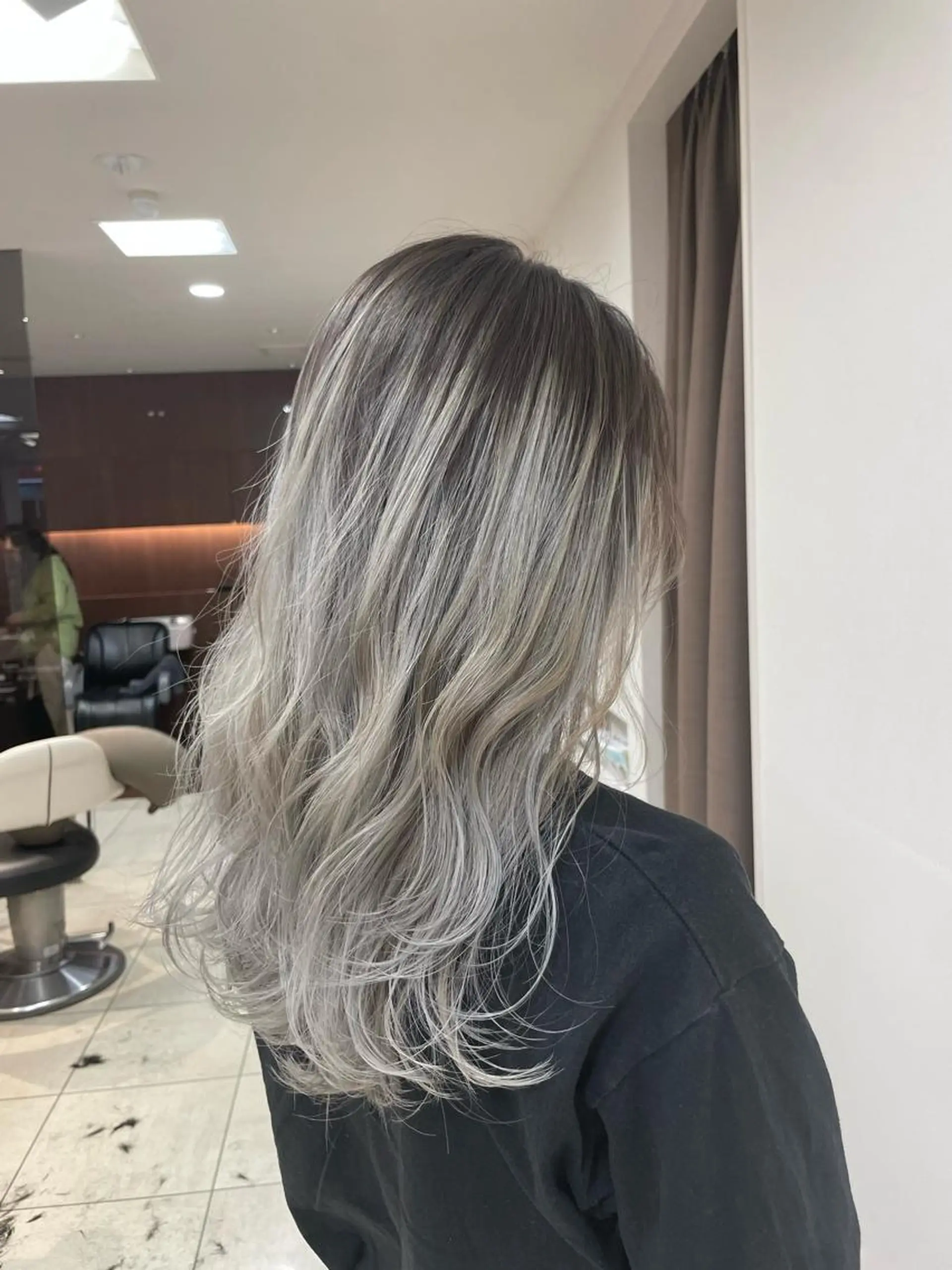 ロング カラー ヘアアレンジ ブリーチ ヘアカラー トリートメント 【Sweep】おじま のぞみのヘアスタイル