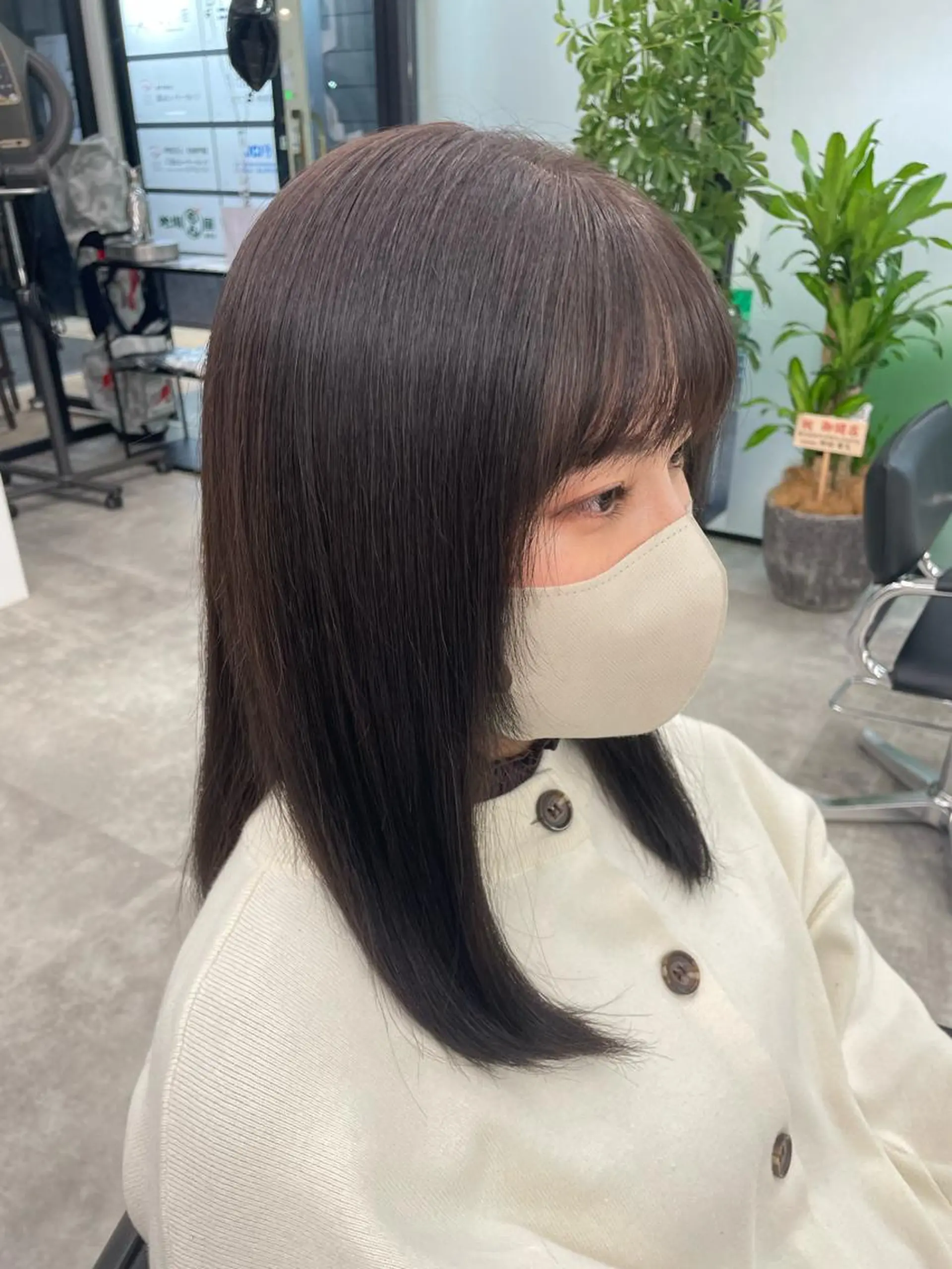 セミロング カラー KANGOLSALON 富山セントラル所属・松井 亜美のヘアスタイル