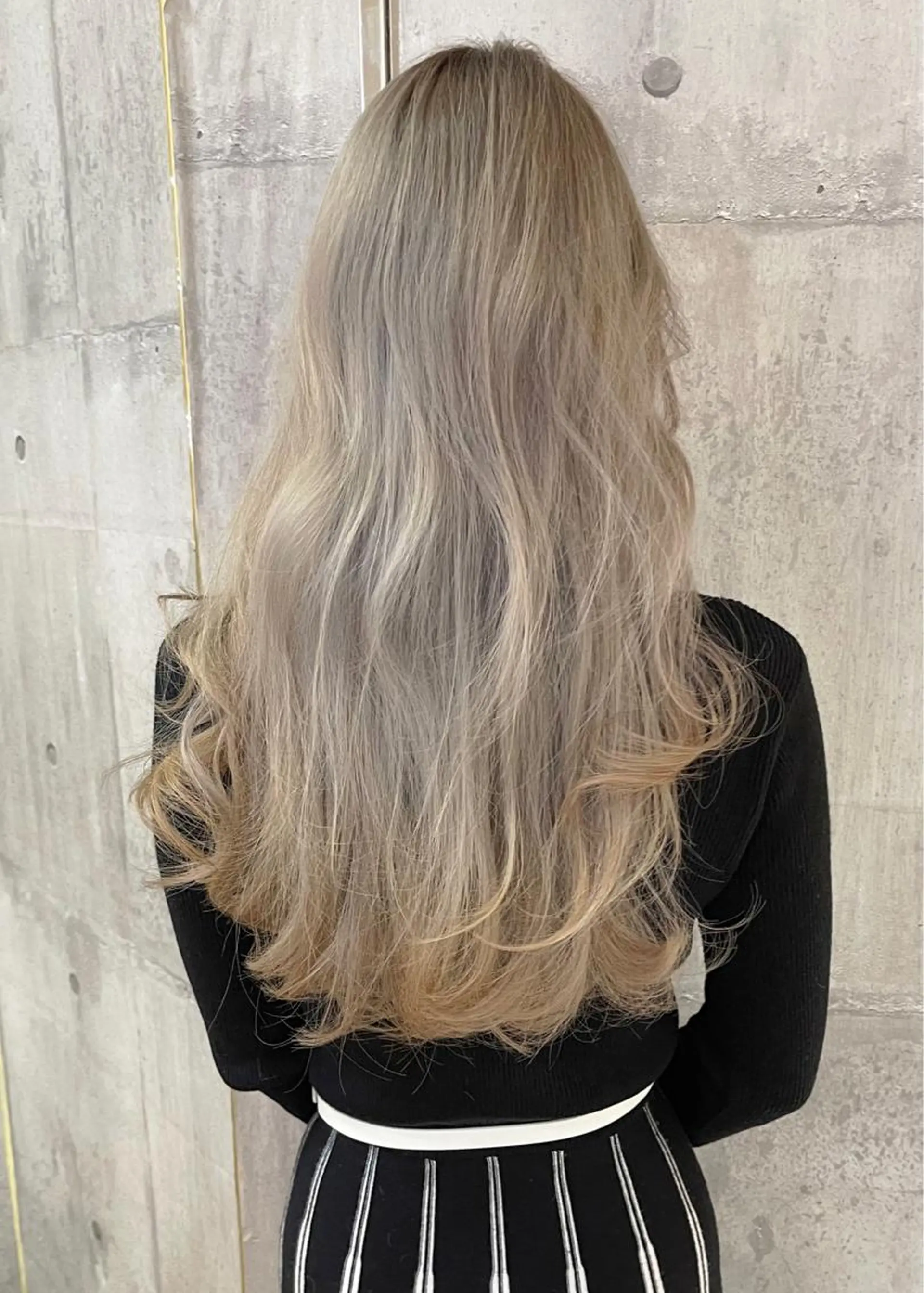 セミロング カット ヘアカラー トリートメント 髪質改善ｶﾗｰ ｹｱﾌﾞﾘｰﾁ/ﾀﾑのヘアスタイル