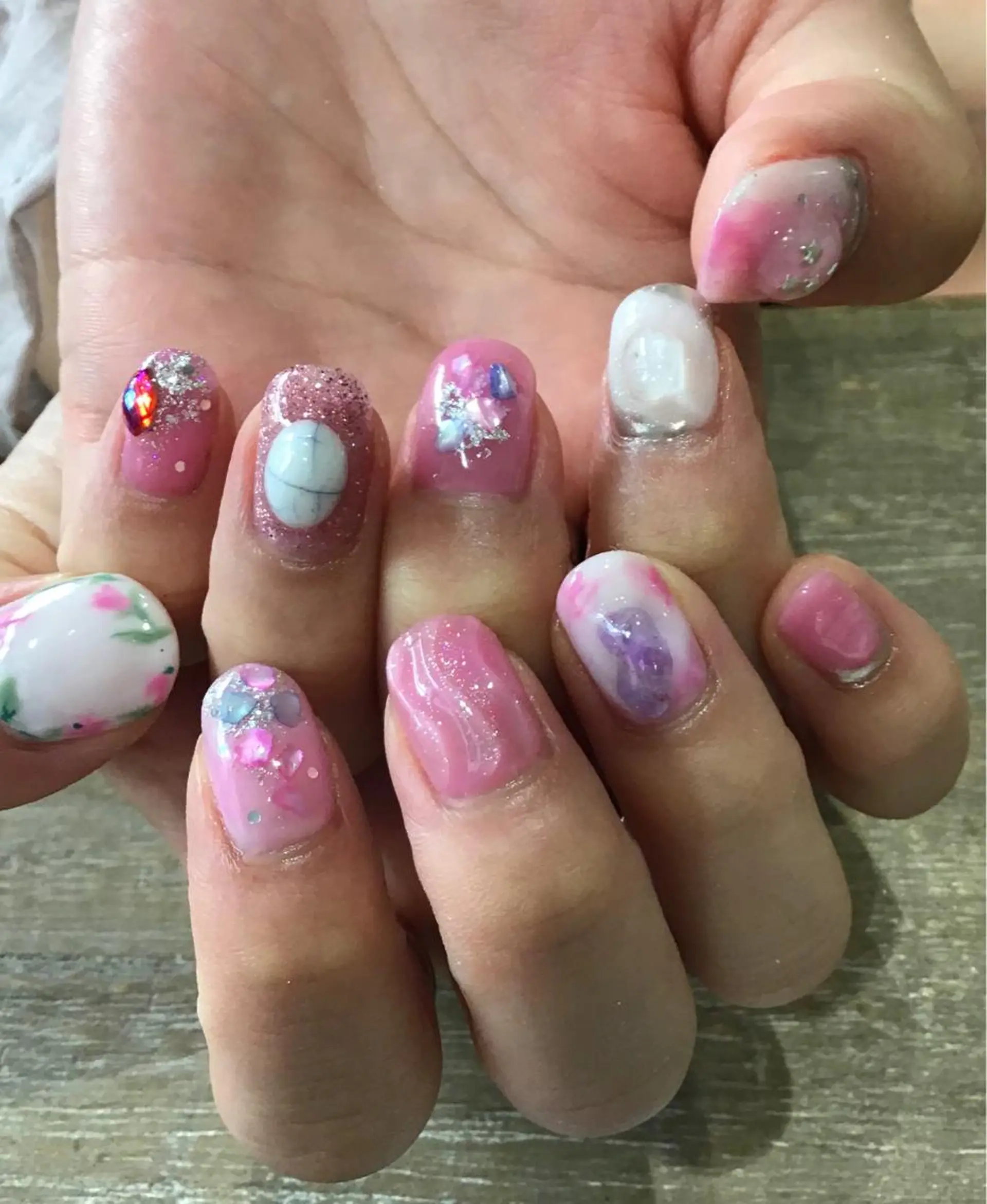 ネイル Nest 平出のネイルデザイン