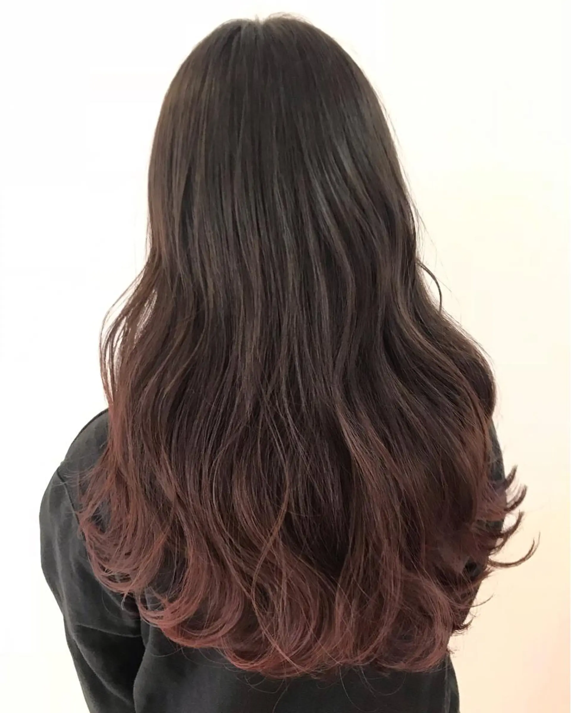 セミロング カット ヘアカラー トリートメント GO TODAYシェアサロン原宿Leap店所属・髪質改善 レイヤー Naoyaのヘアスタイル