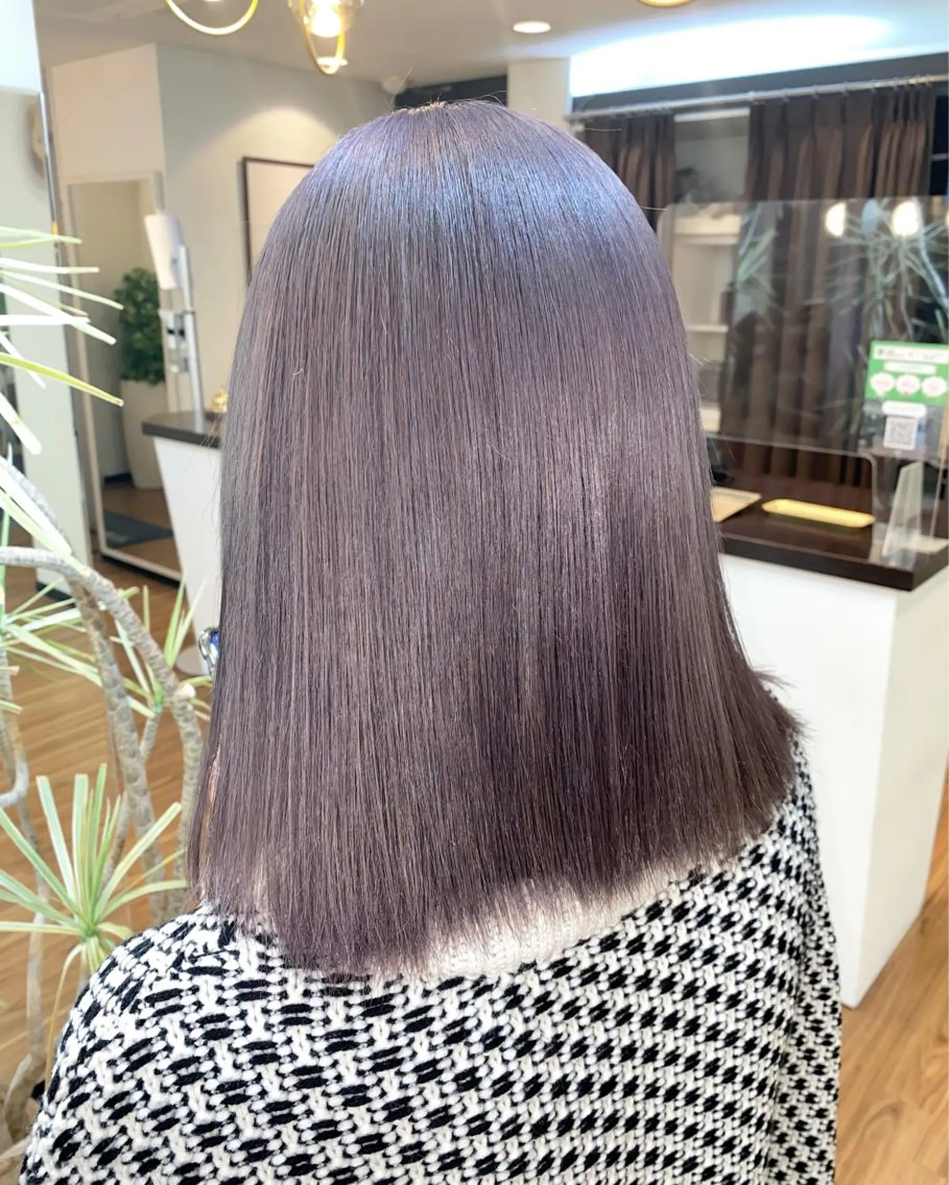 ショート カラー ブリーチ グレージュ バイオレットカラー バイオレットグレージュ ANKH CROSS 新宿店所属・色ムラ修正の神様 新宿ハイトーンかすみのヘアスタイル