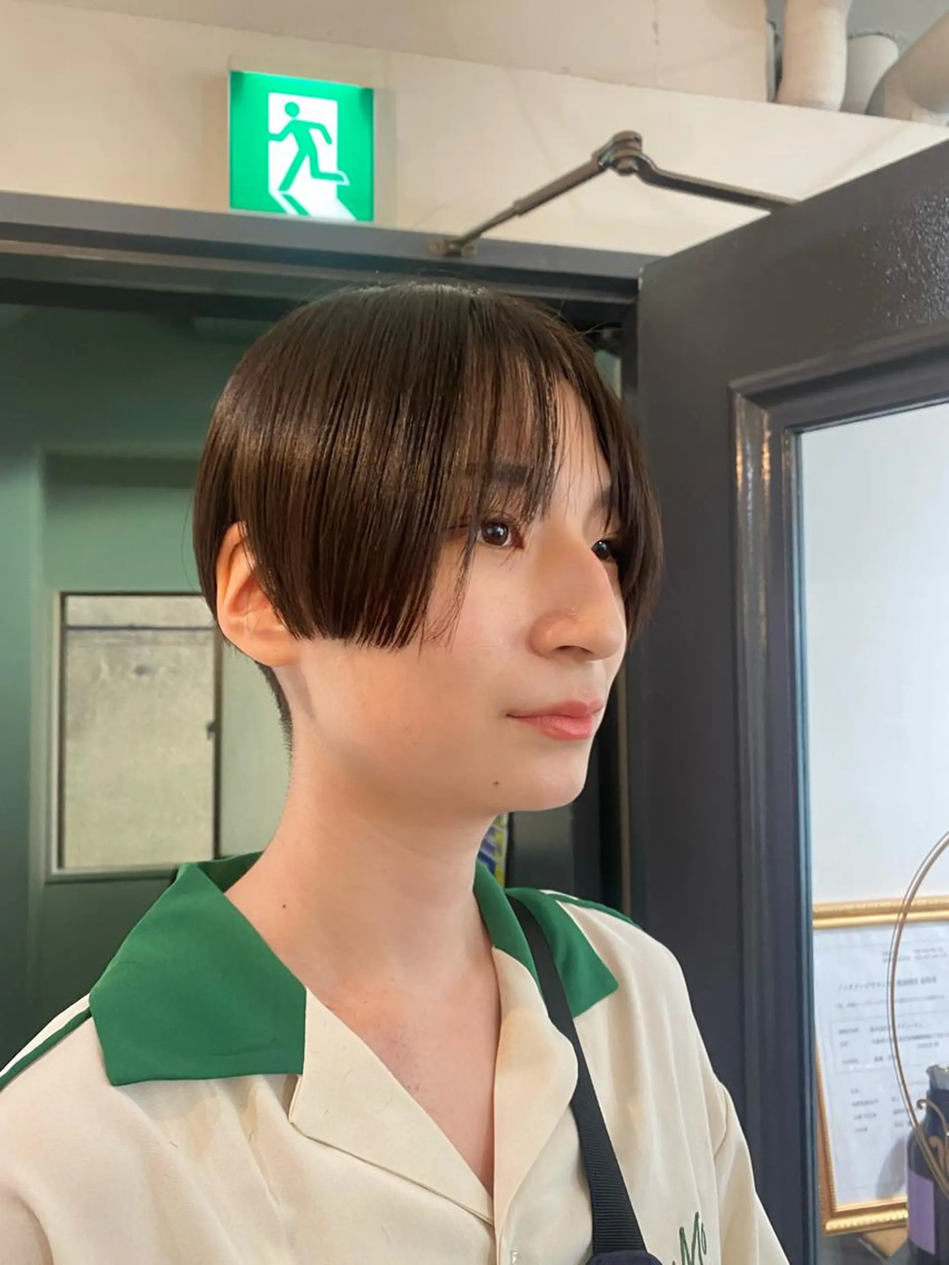 ショート 梅田ハイトーン チダ ヒナノのヘアスタイル