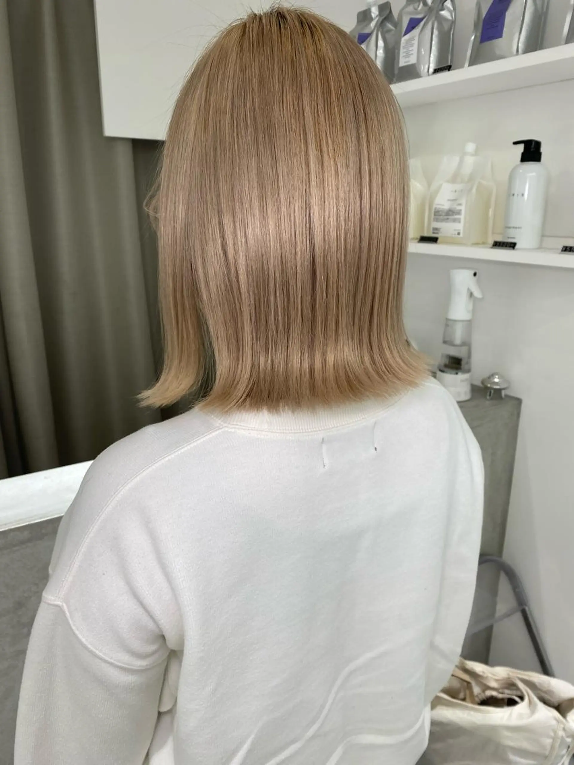 カラー ベージュカラー ブリーチ ミルクティーベージュ ホワイトミルクティーベージュ ヘアカラー トリートメント ブリーチ/髪質改善 公文愛結のヘアスタイル
