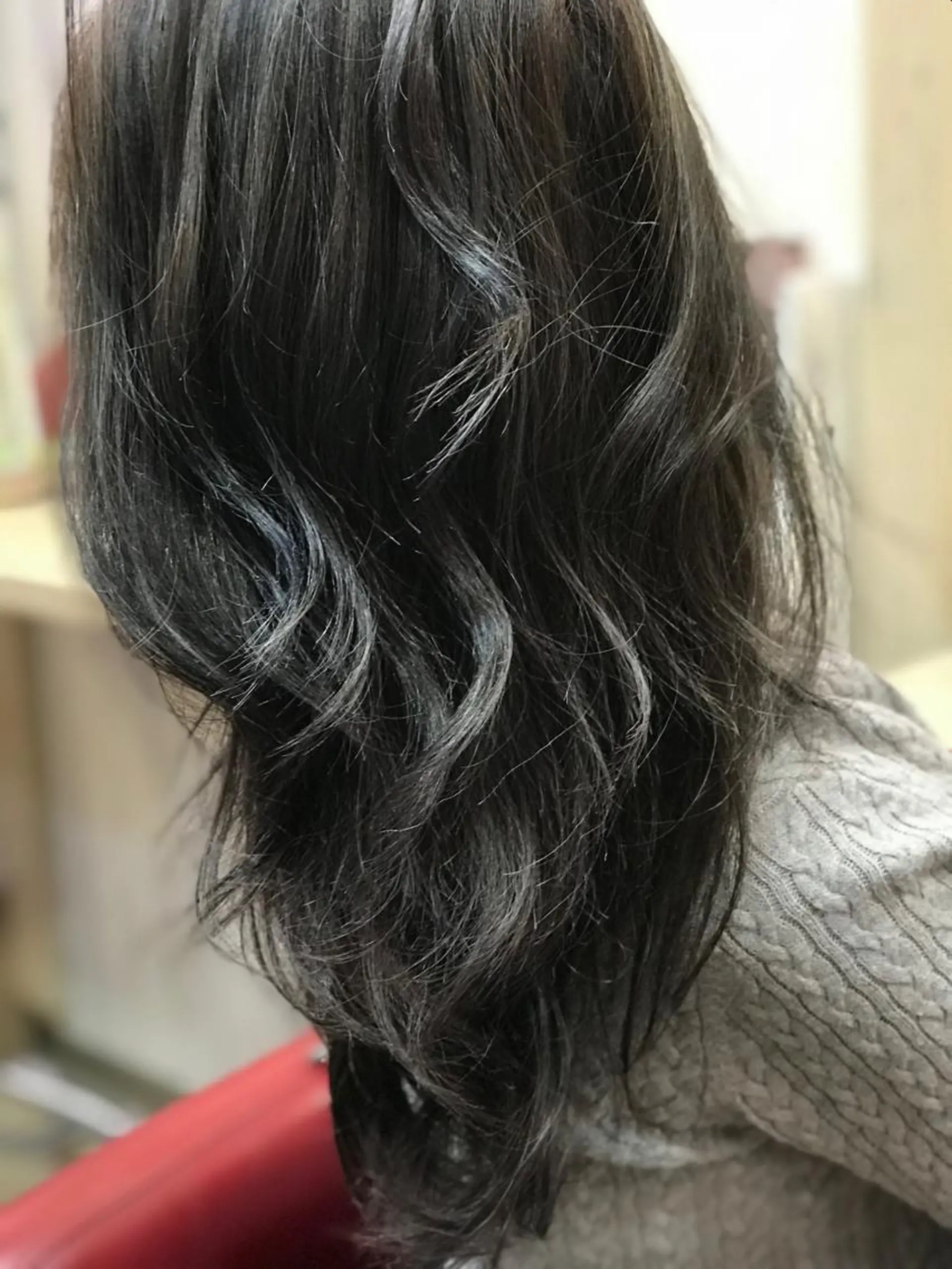 セミロング カラー ハイライトカラー シルバー ハイライト ささき まさとのヘアスタイル