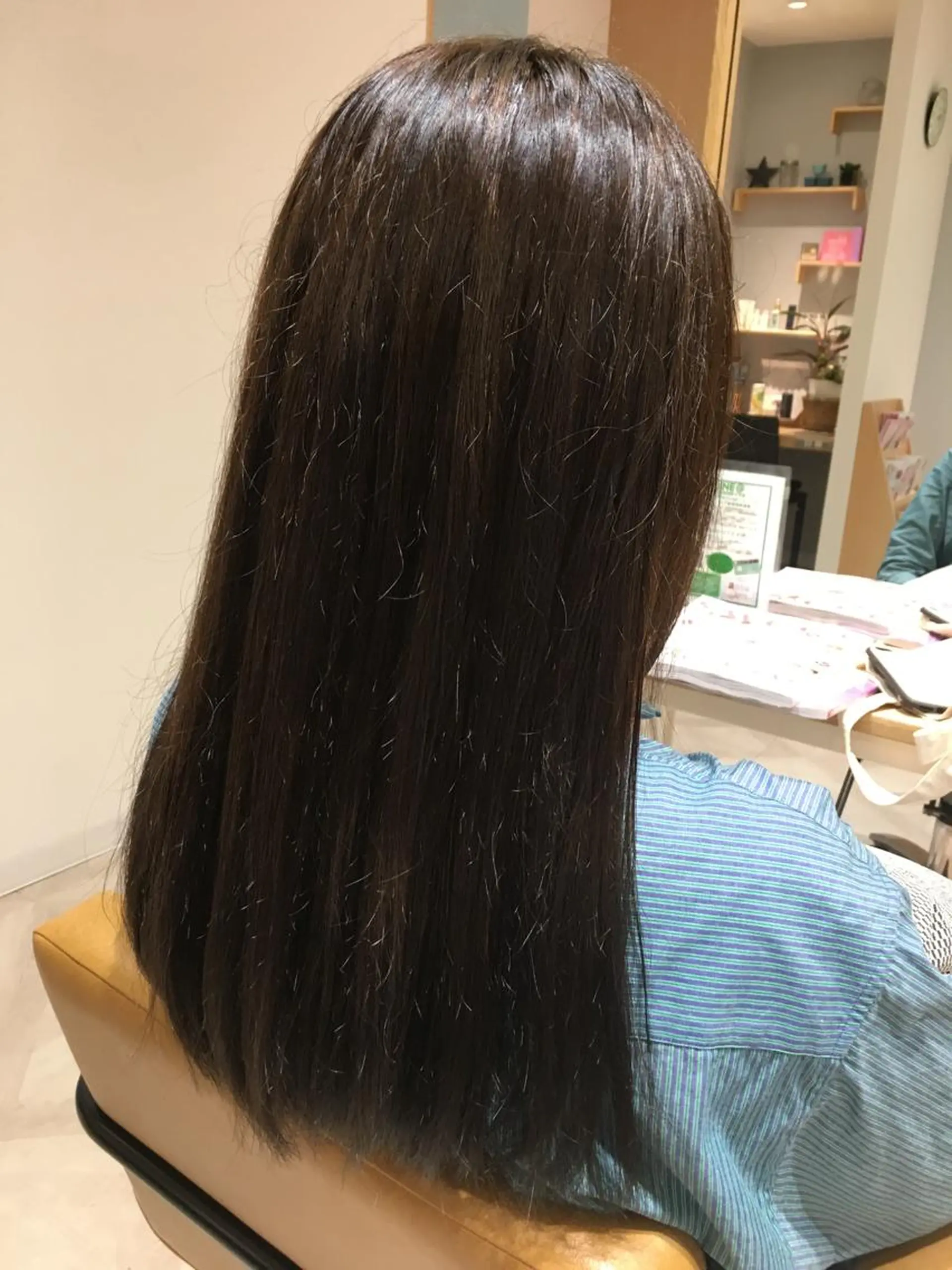 セミロング カラー アッシュ 大石 祐那のヘアスタイル