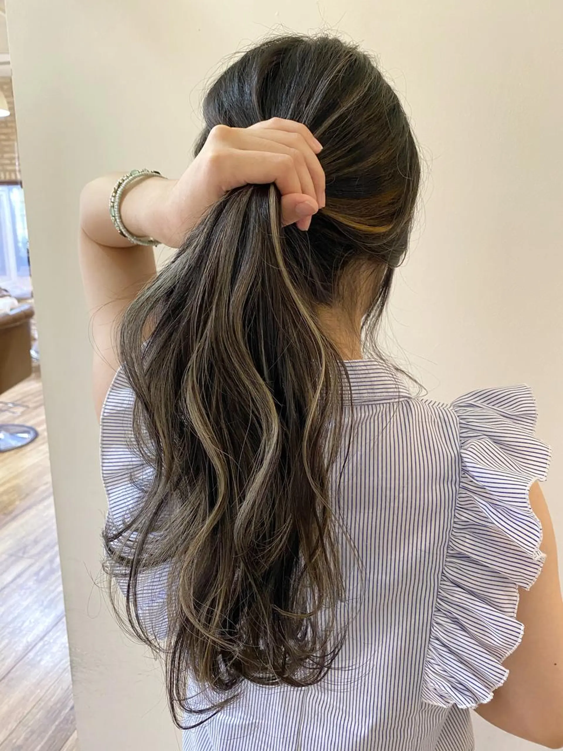 ロング カラー ヘアカラー トリートメント 服部 樹季のヘアスタイル