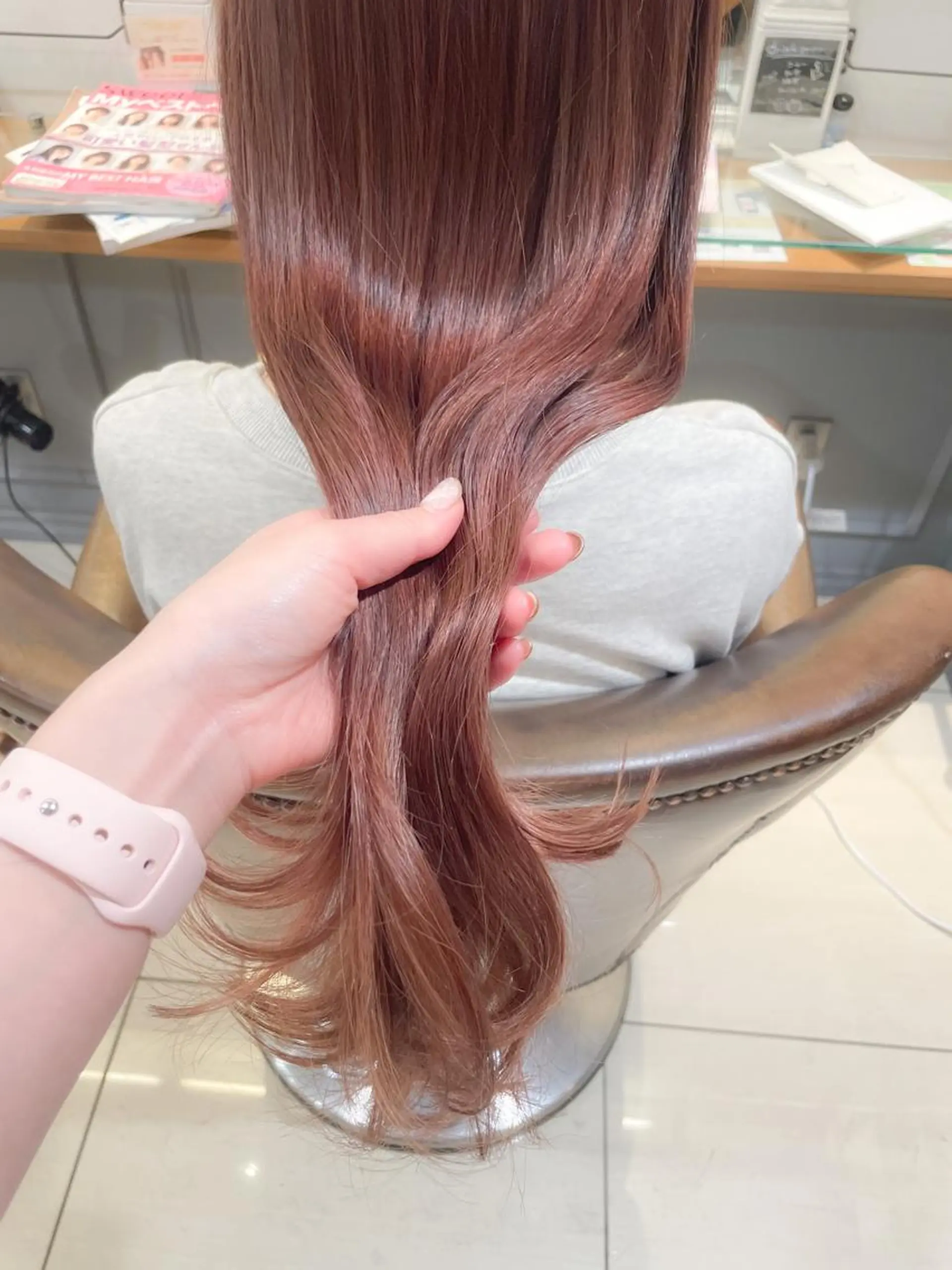 ロング カラー ピンクカラー ロング カット ヘアカラー ✨カラー支持No.1 🧸ワキ カナコ🧸のヘアスタイル