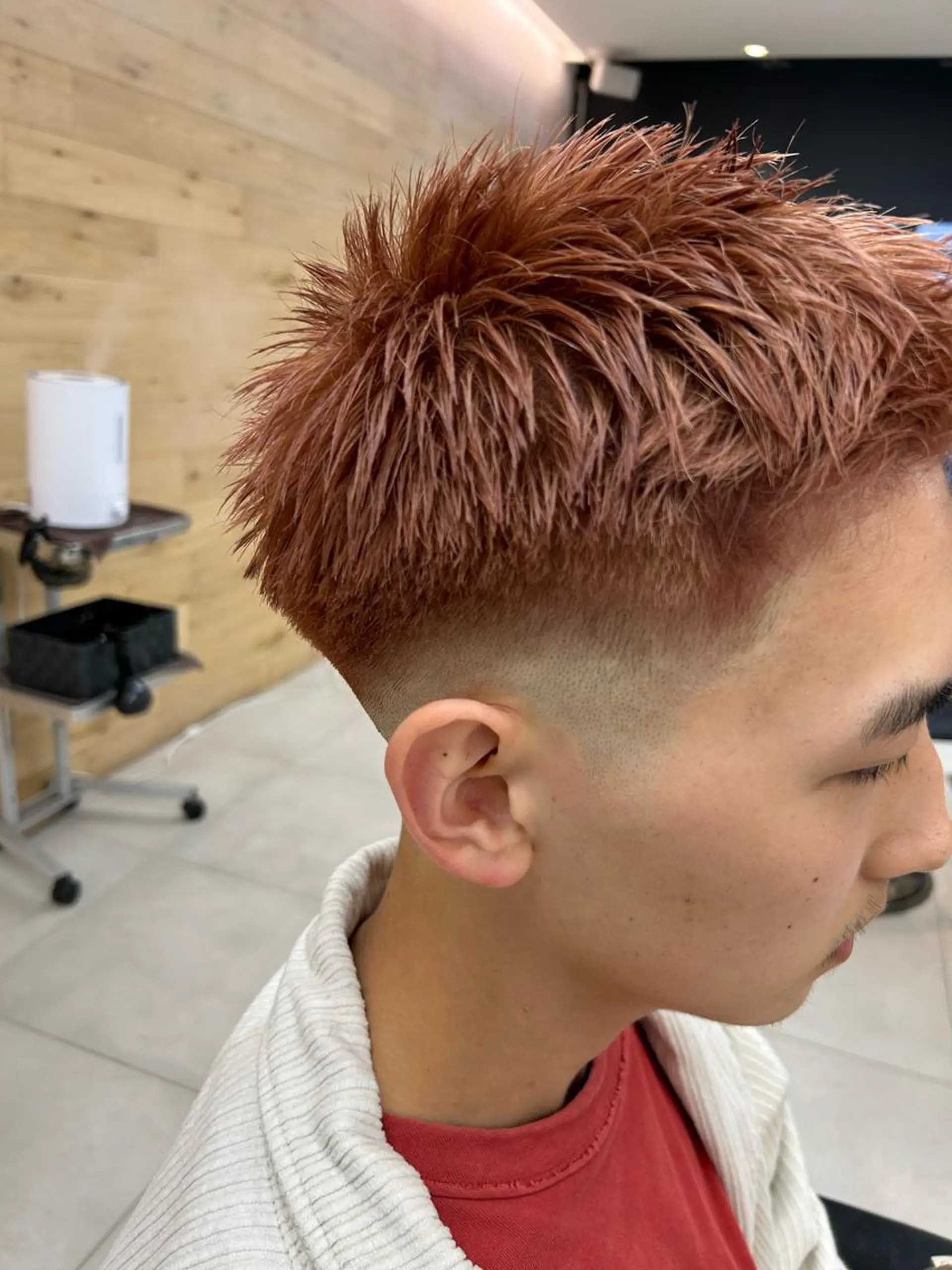 ショート カラー メンズ メンズブリーチ フェードカット メンズパーマ 学生（メンズ向け） スキンフェード カット ヘアカラー L PLACE所属・L PLACE 丸山一希のヘアスタイル