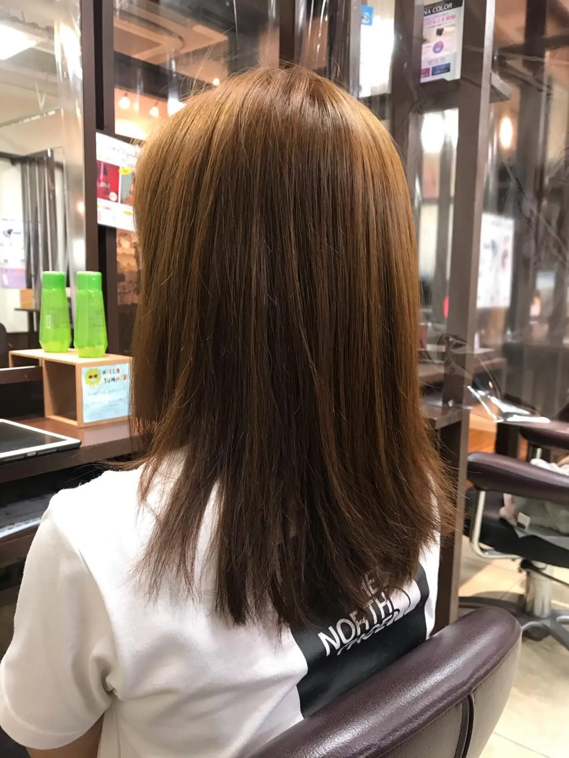 セミロング カラー アッシュ 林 瑠夏のヘアスタイル