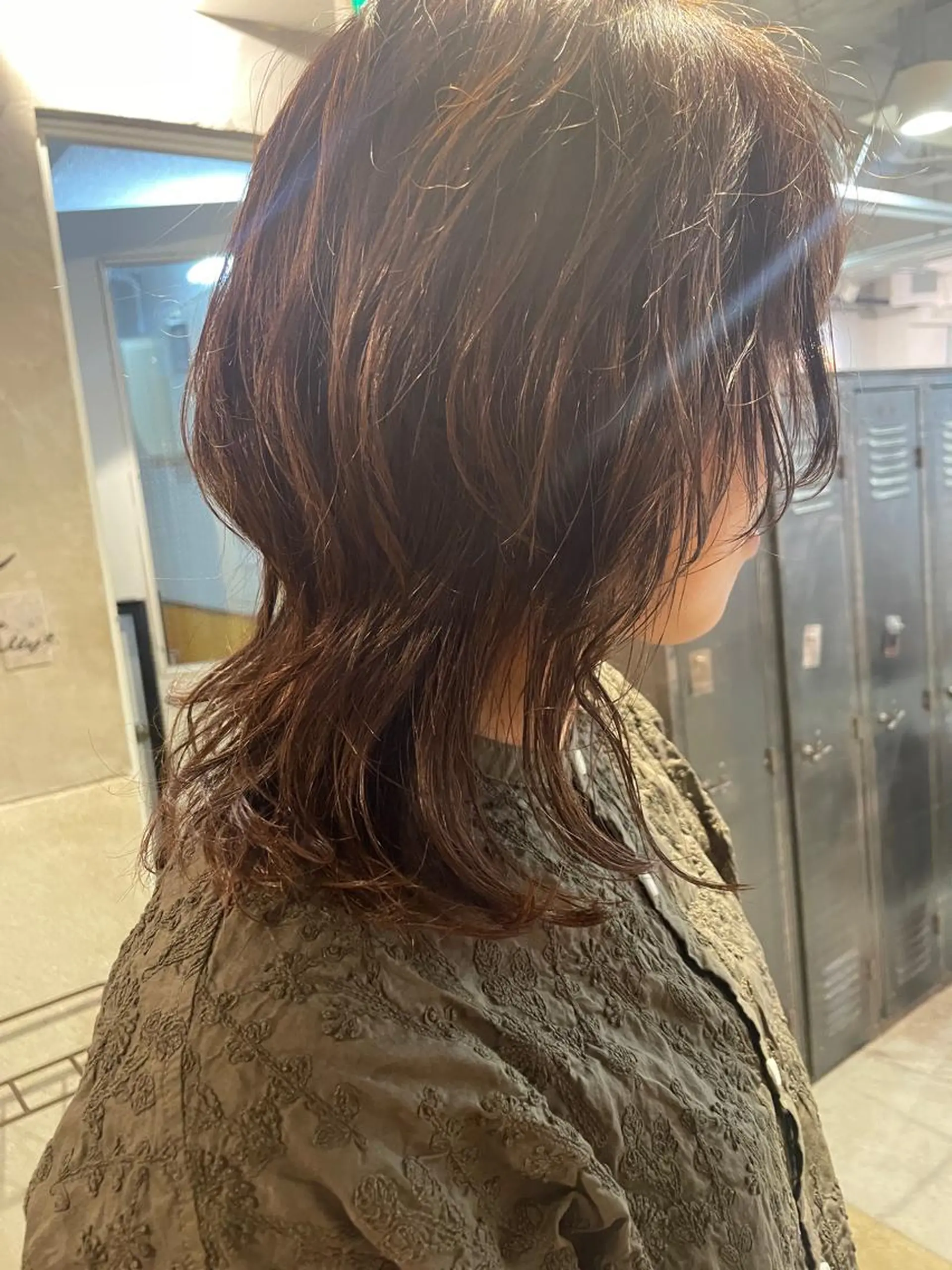 セミロング ウルフカット カット ヘアカラー トリートメント さの あやねのヘアスタイル