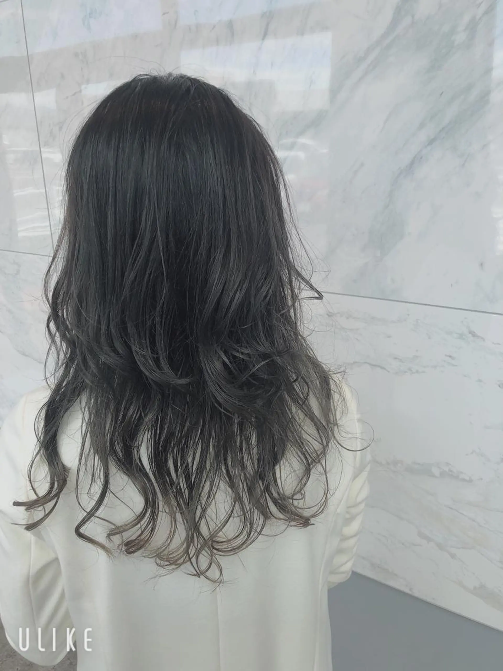 セミロング カラー グラデーションカラー グレージュ カーキグレージュ ヘアカラー 難しい髪質の縮毛矯正 高岡/射水/髪質改善のヘアスタイル